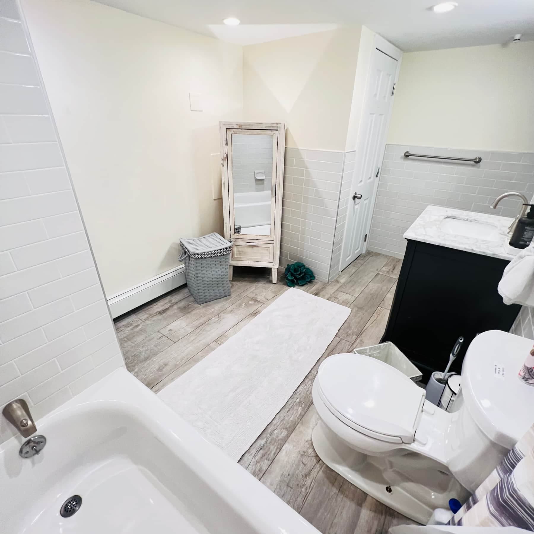 Full Bathroom