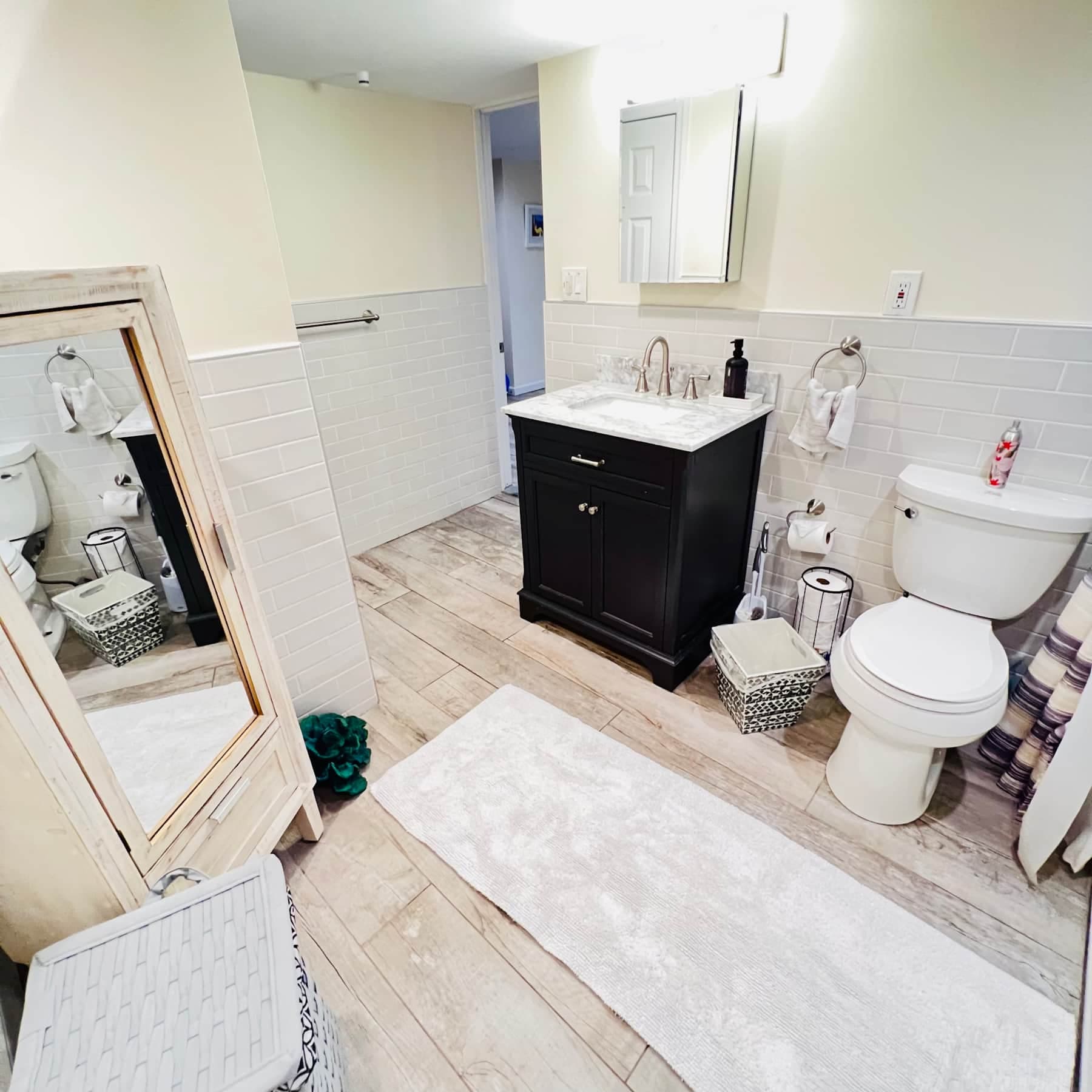 Full Bathroom