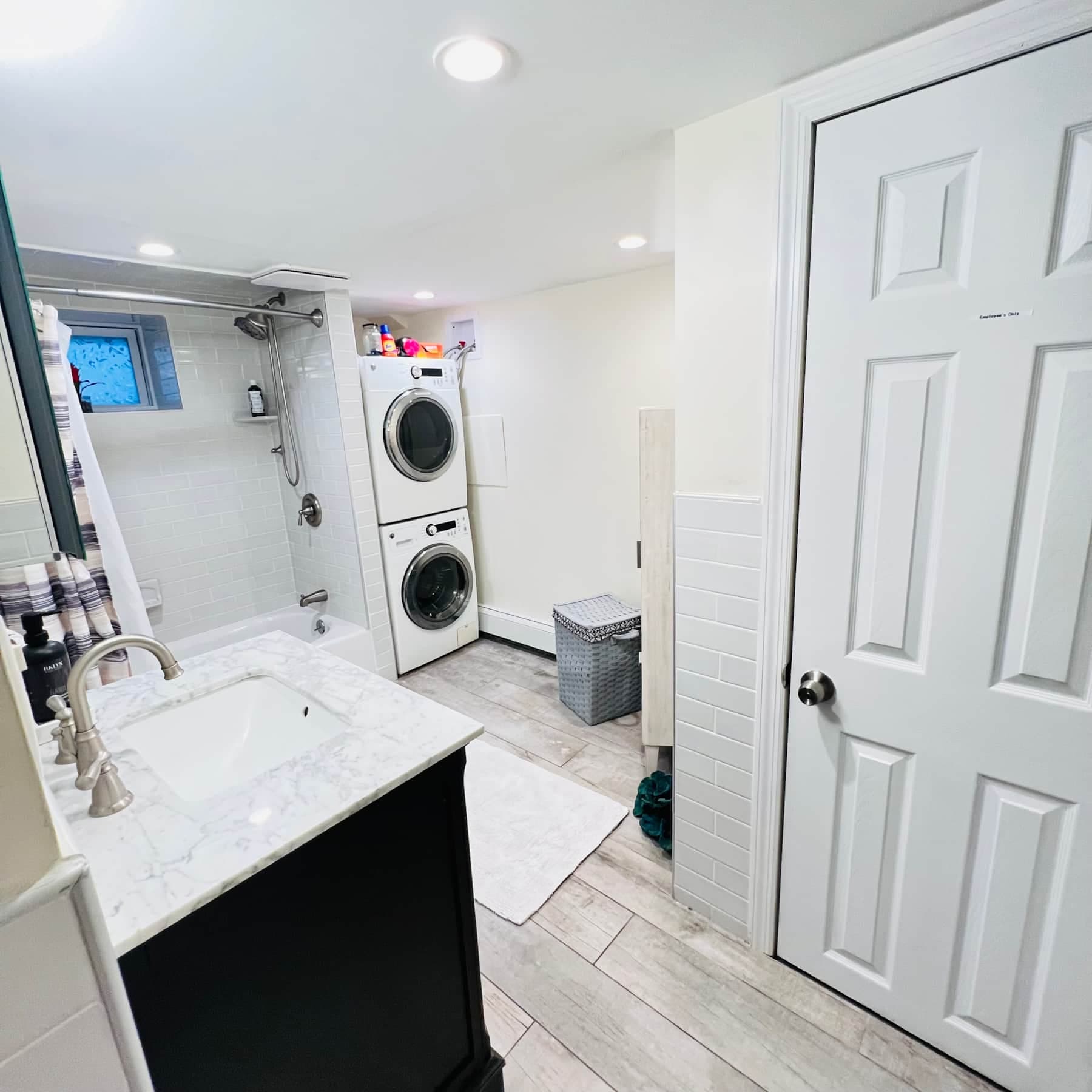 Full Bathroom