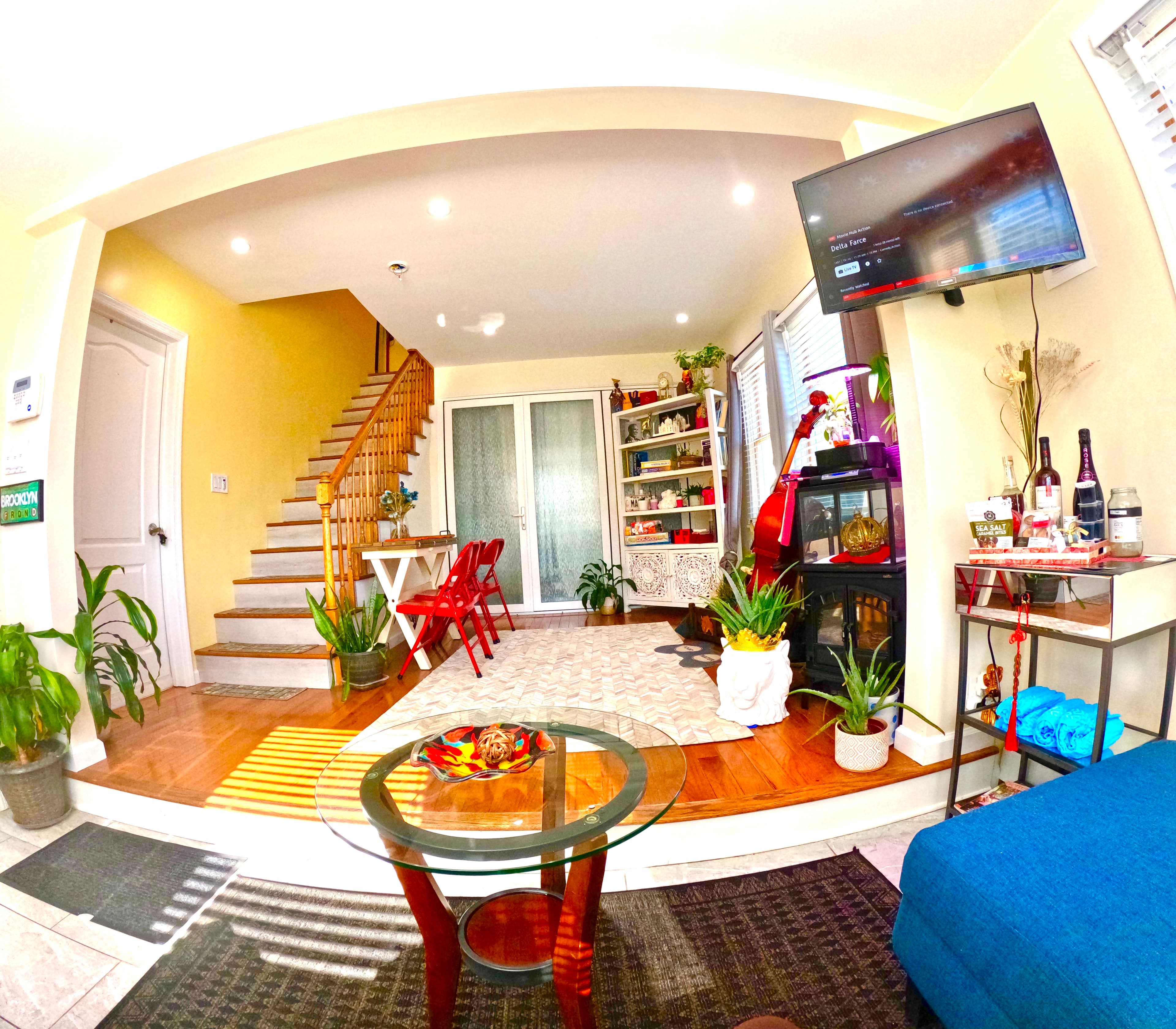  Livingroom Area/Diningroom Area 