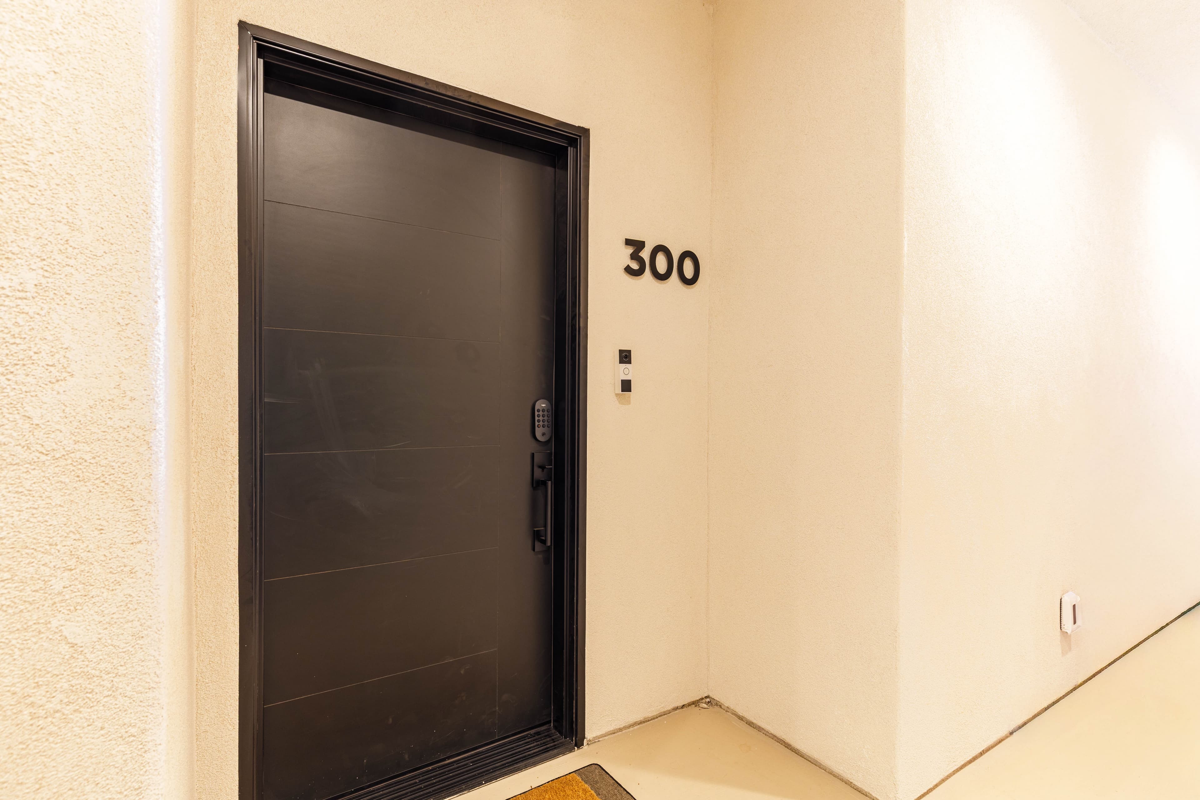 Entrance with smart lock