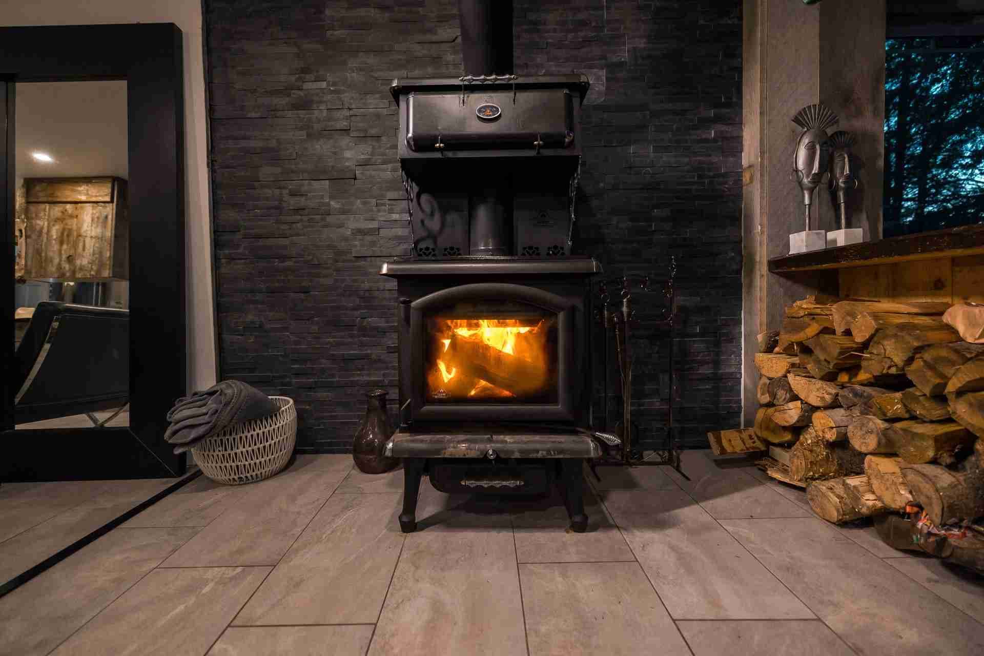 [Interior fireplace] Logs are included