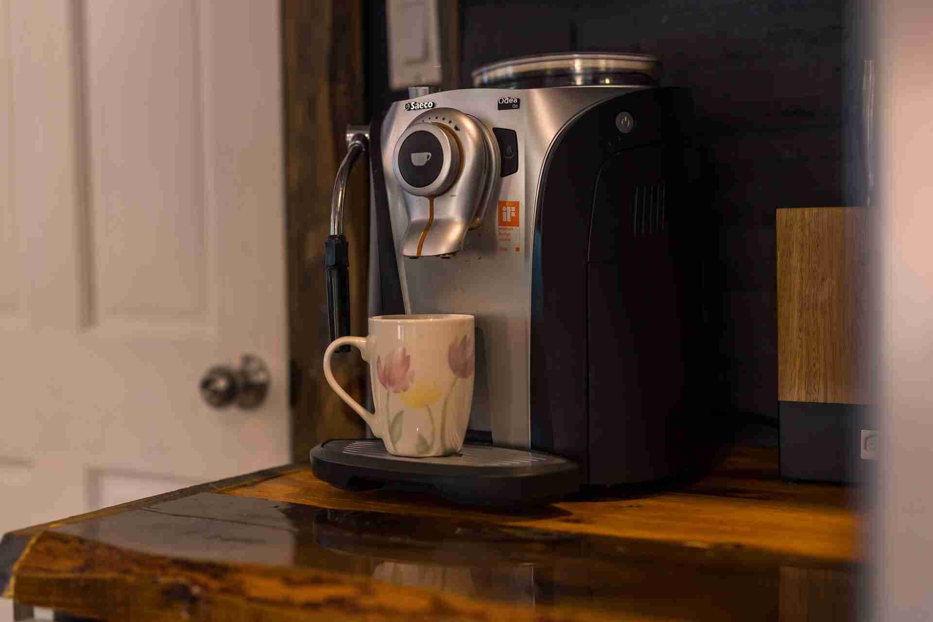 [Kitchen] Espresso machine with coffee beans