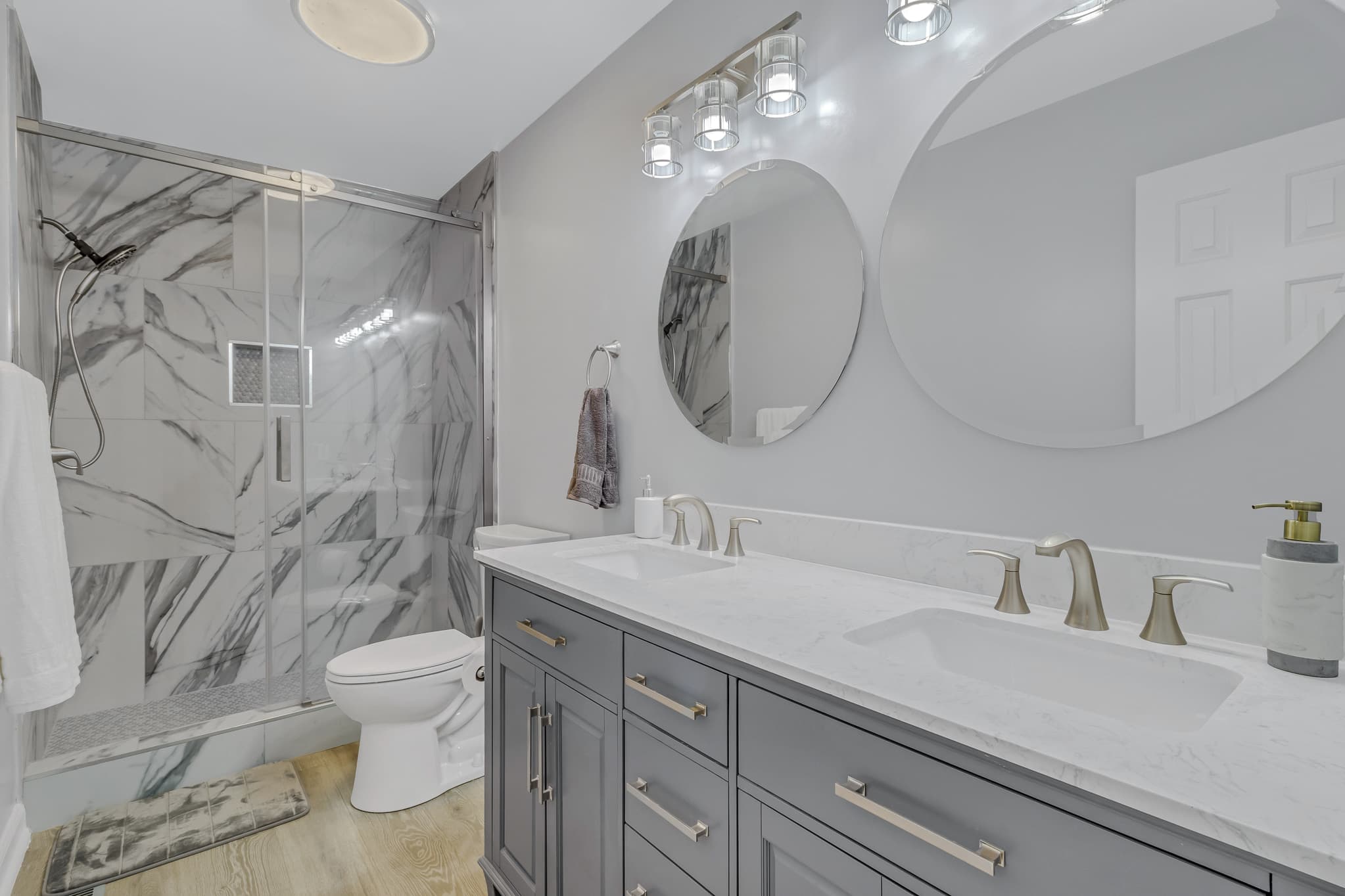 Hall bath outside of full and bunk rooms.