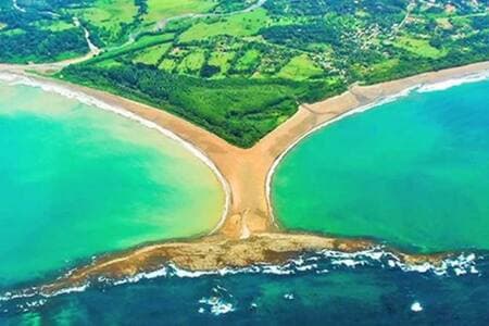 Whales Tail National Park is only 8 minutes away.