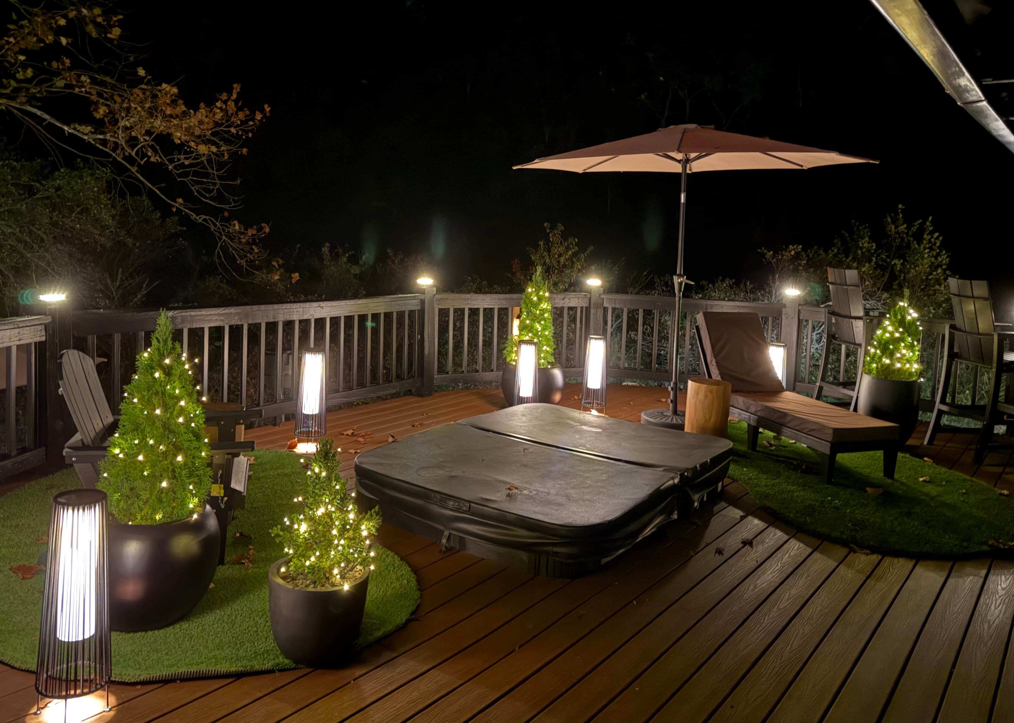 Hot Tub Lounge