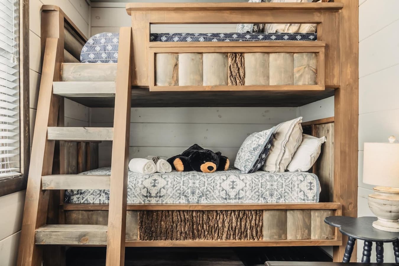 Twin Bunk Beds (Upstairs)