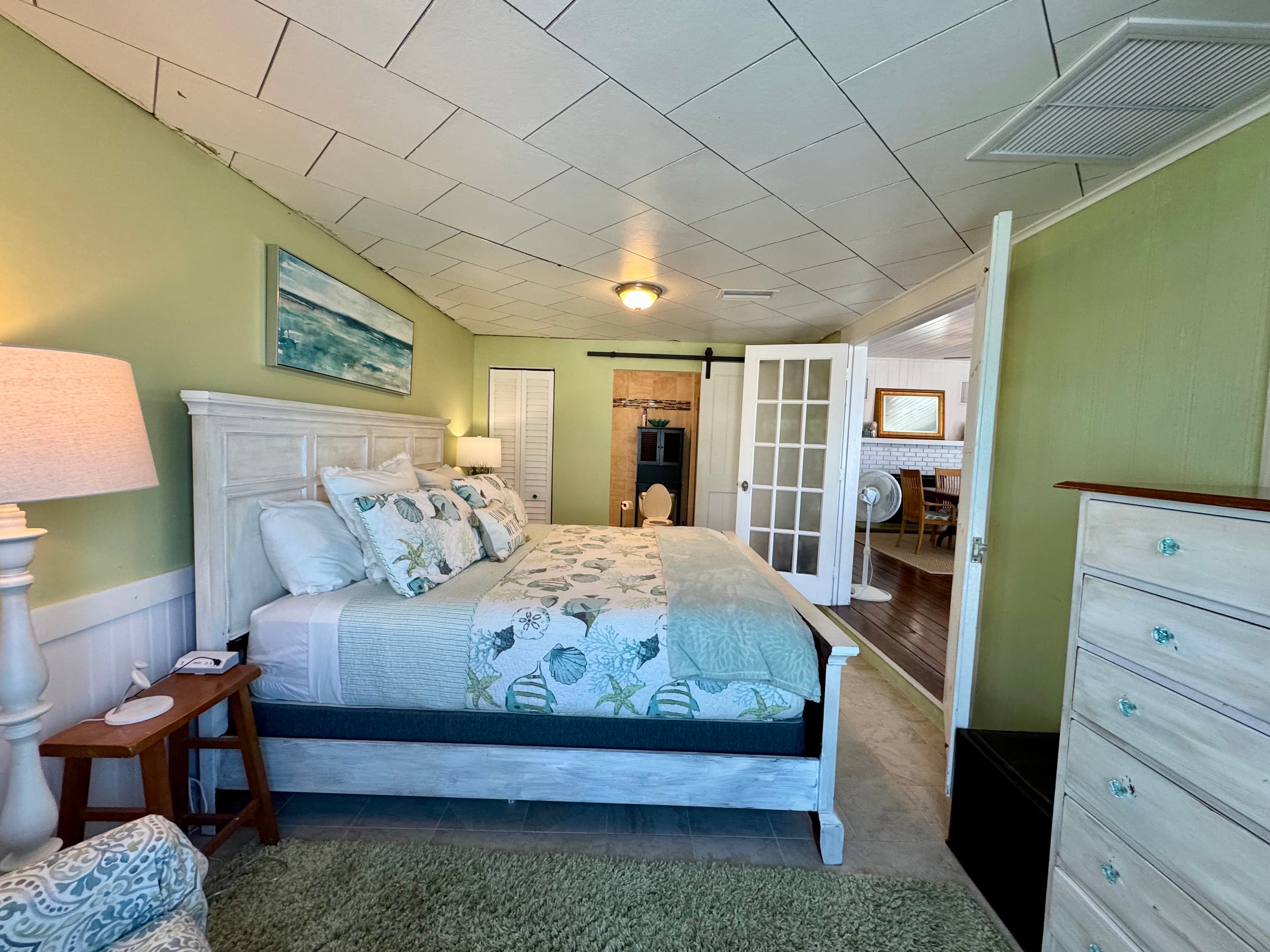 King size bed with En Suite