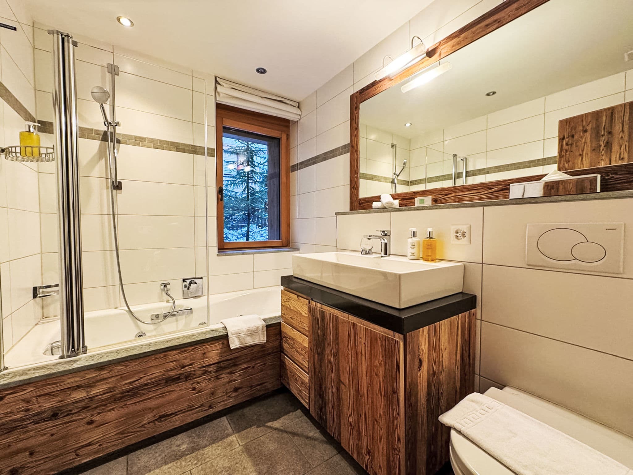 Bathroom / Wellness