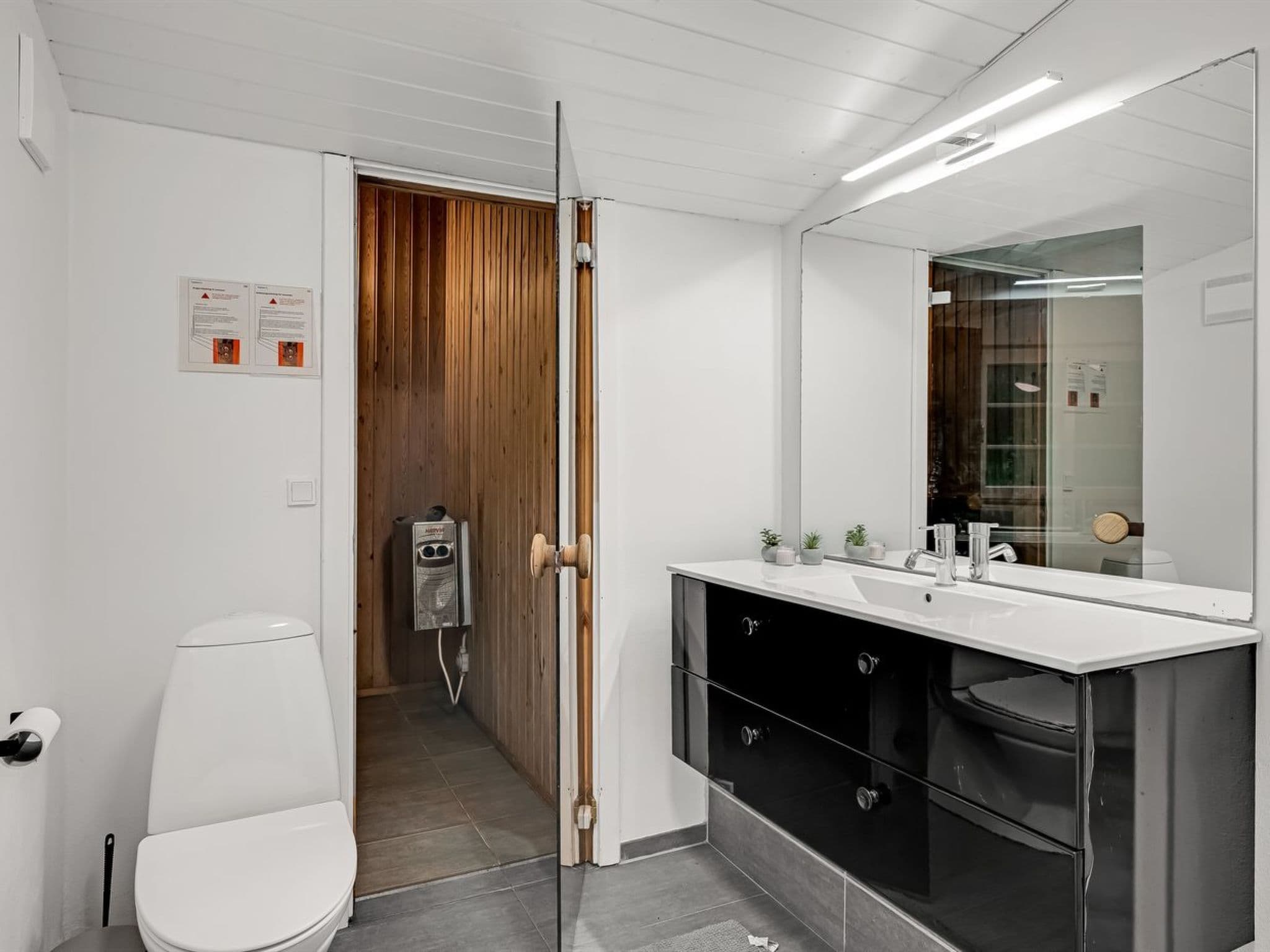 Bathroom / Wellness