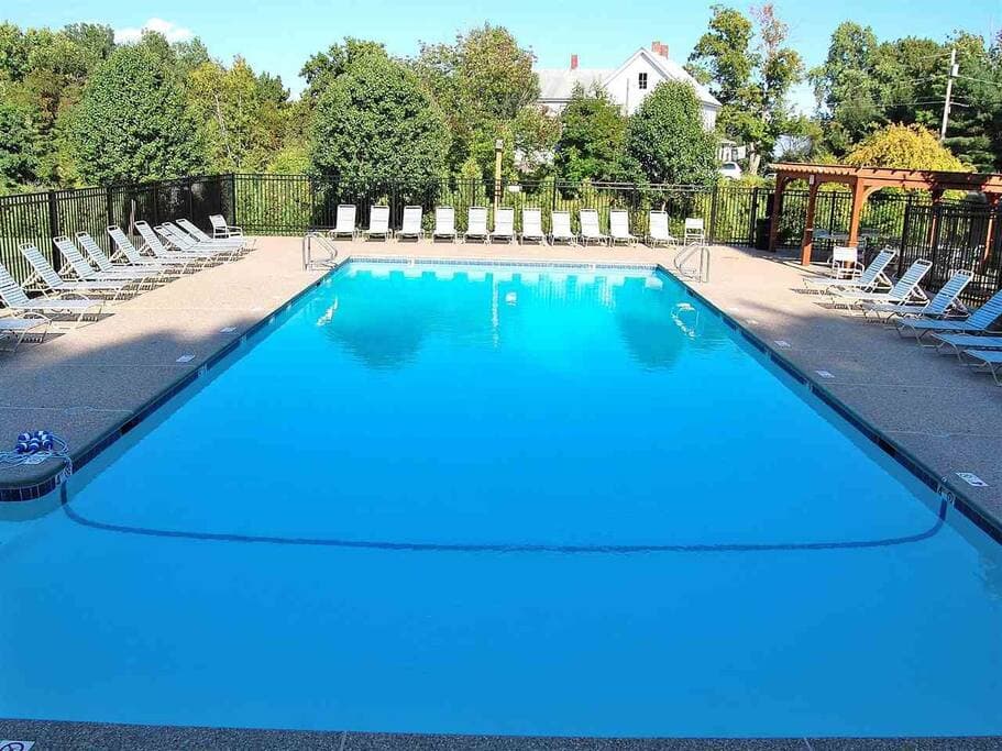 Complex pool