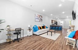 Sapphire Oasis: A Luxurious Townhouse Retreat near Nashville & Ft Campbell