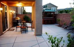 Charming 5 bedroom home w/ Spa, Game Room