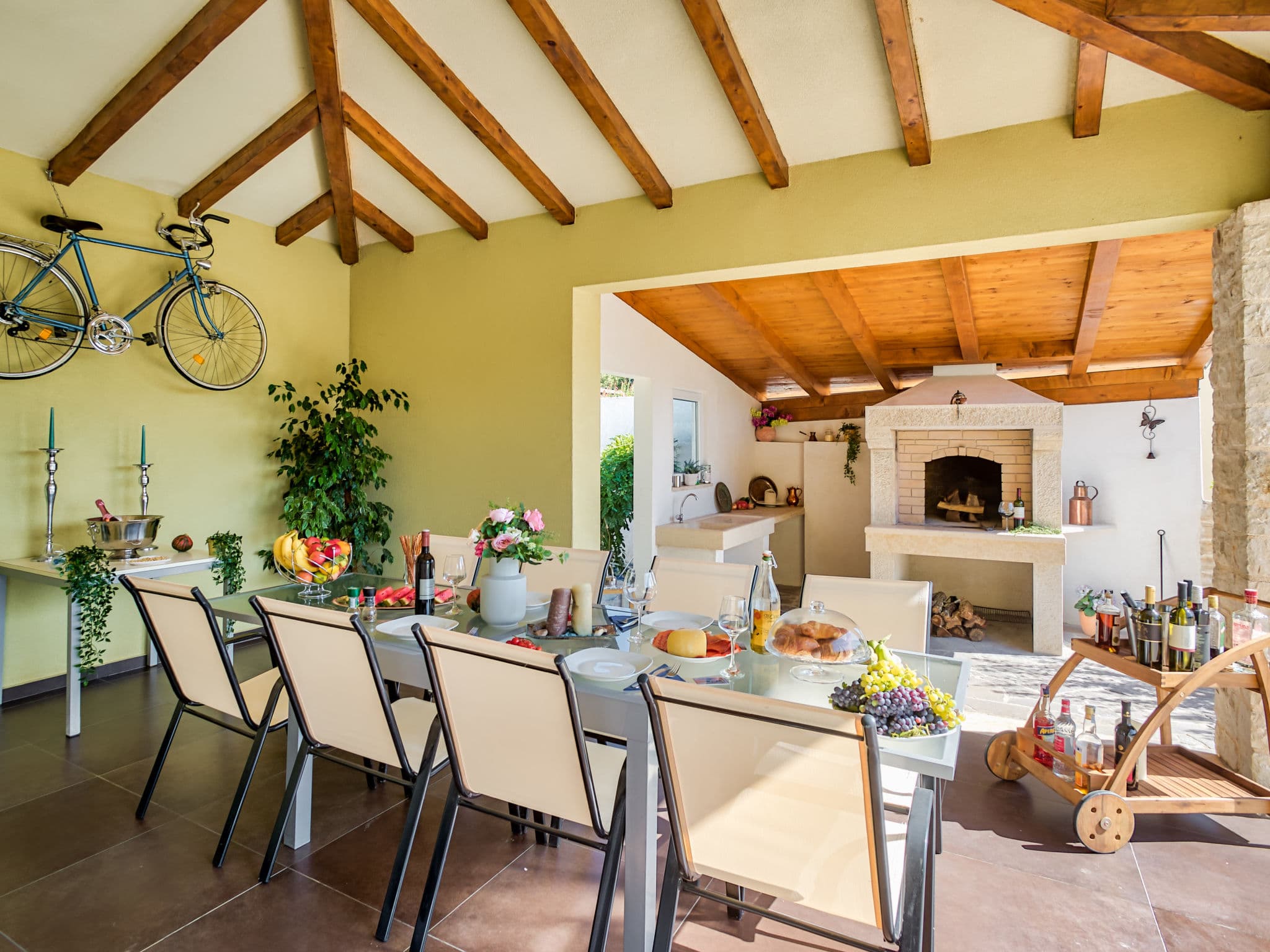 Kitchen / Dining Room