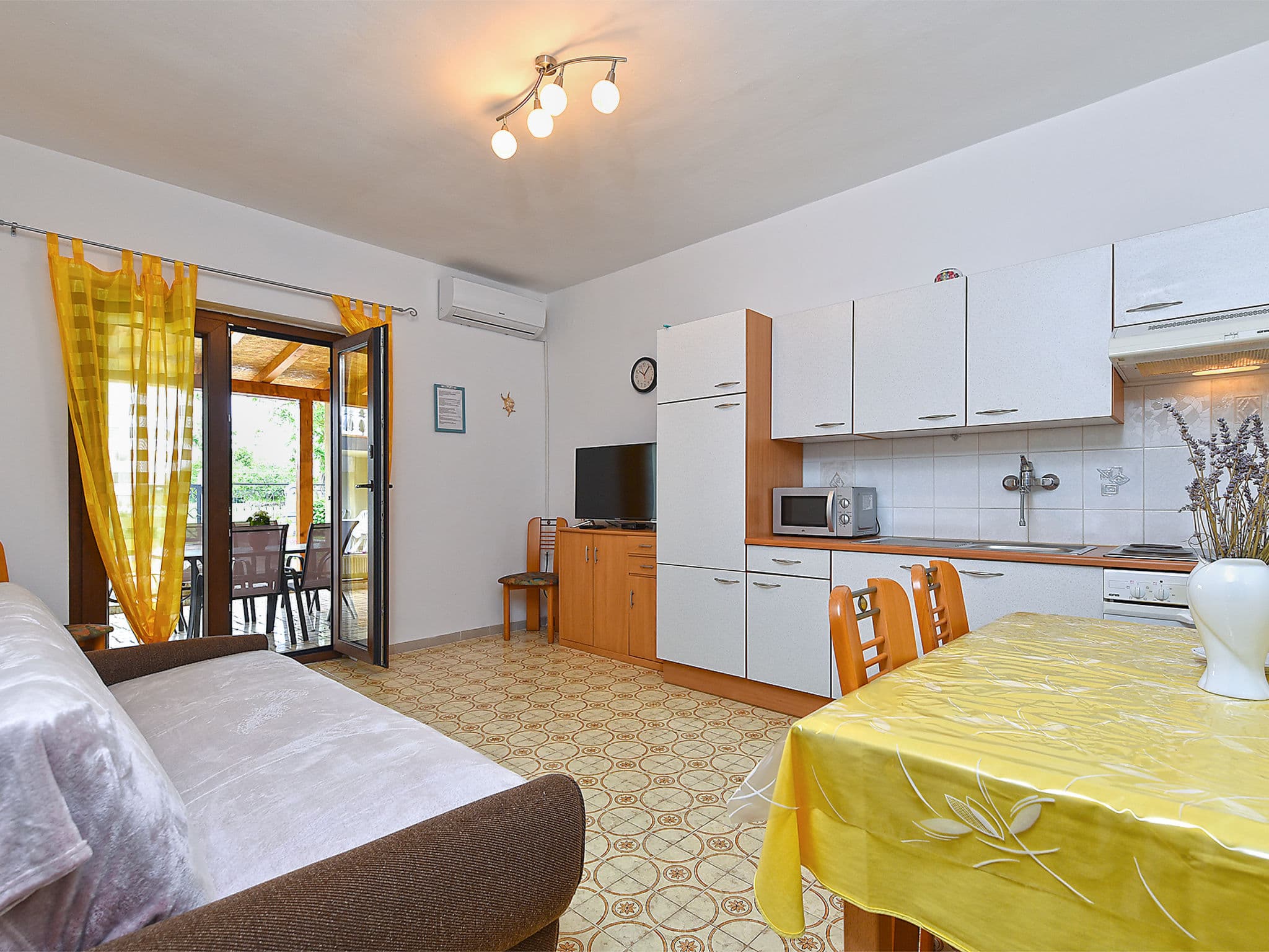 Kitchen / Dining Room