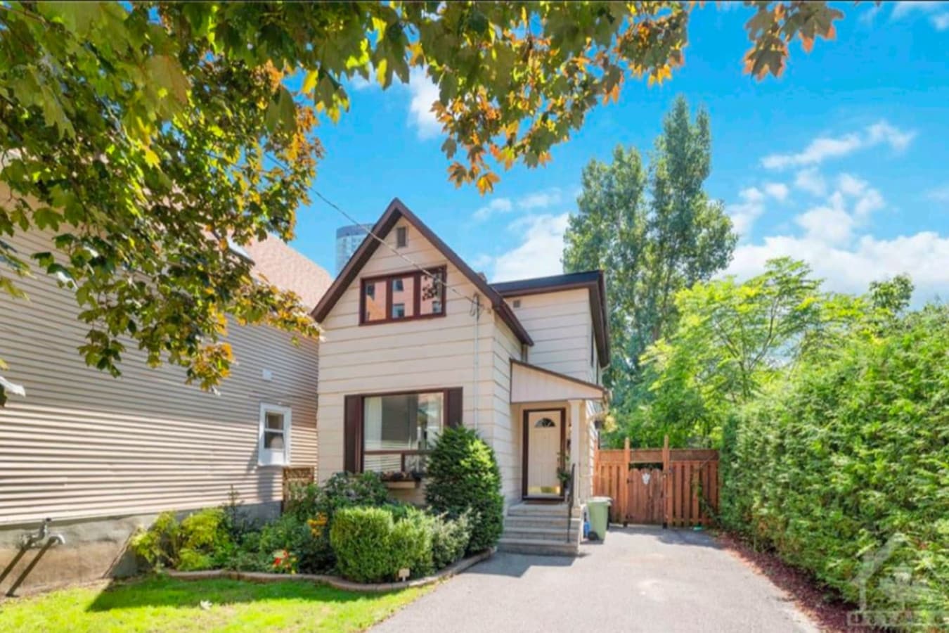 Little Italy Home | 4BD | Parking