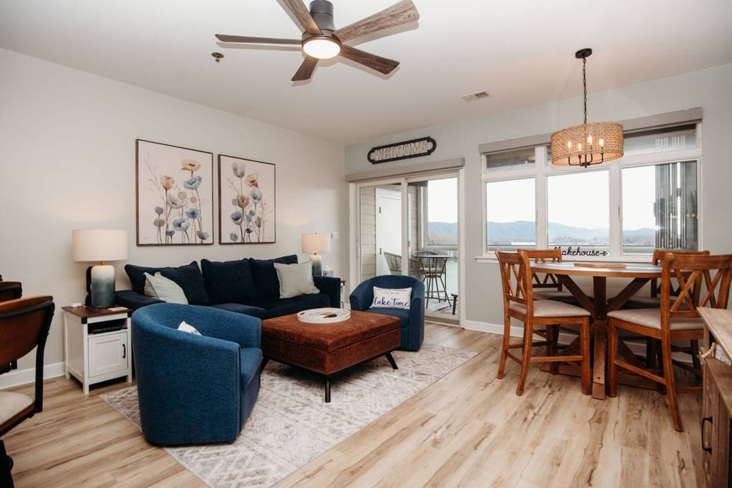 Enjoy meals with a view! Our cozy dining area features seating for 4(barstools can also be added for additional seats) and offers stunning lake views through large picture windows—perfect for sipping your morning coffee or enjoying a sunset dinner.

