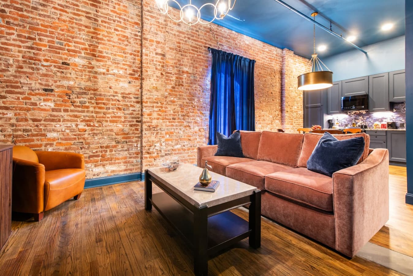 Hollyhock Suite 410: 2 beds/1 bath