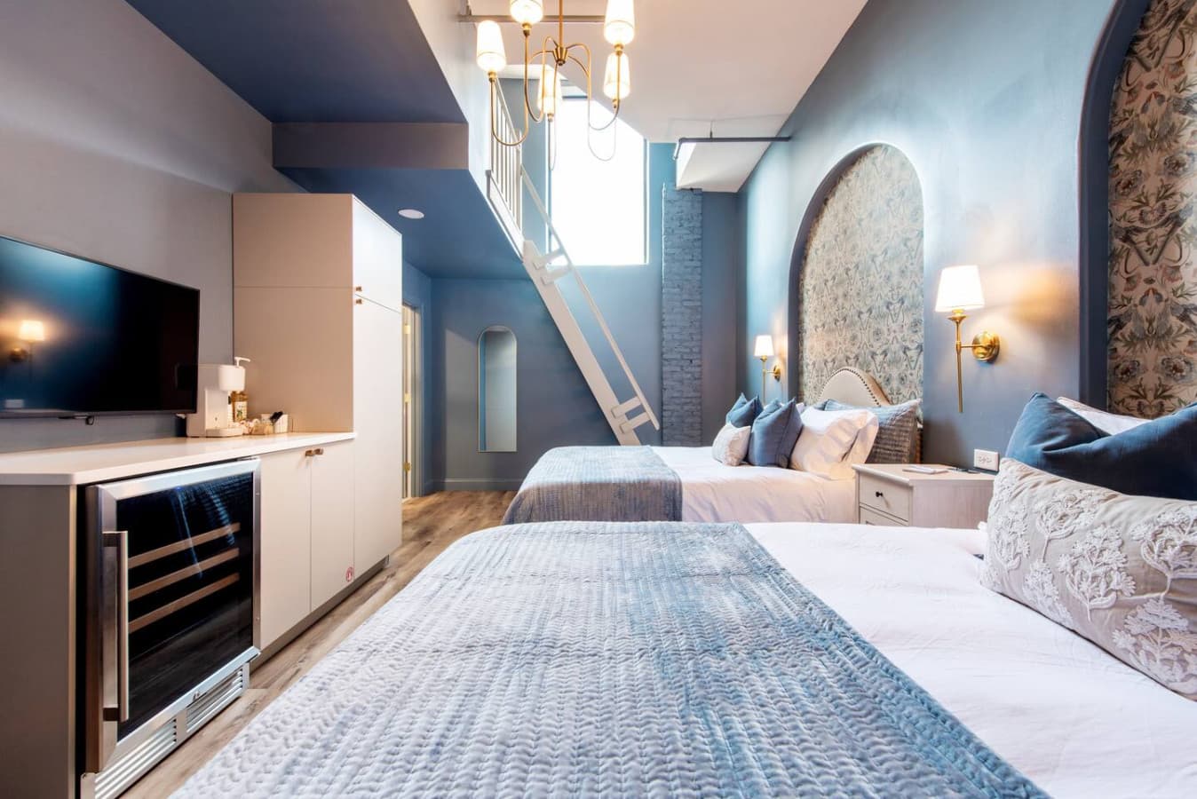 Hollyhock Suite 406: 1 bed/1 bath