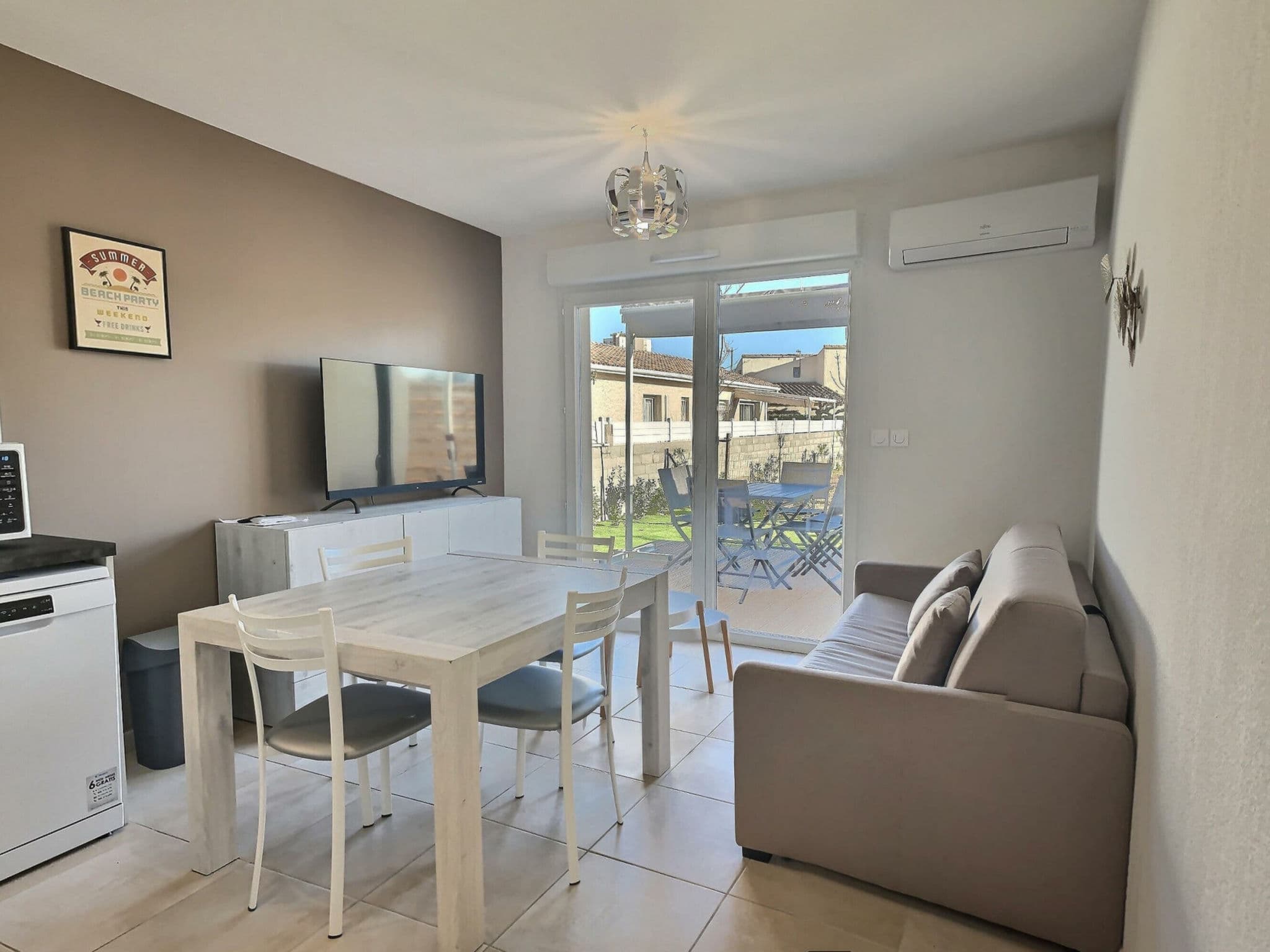 Kitchen / Dining Room