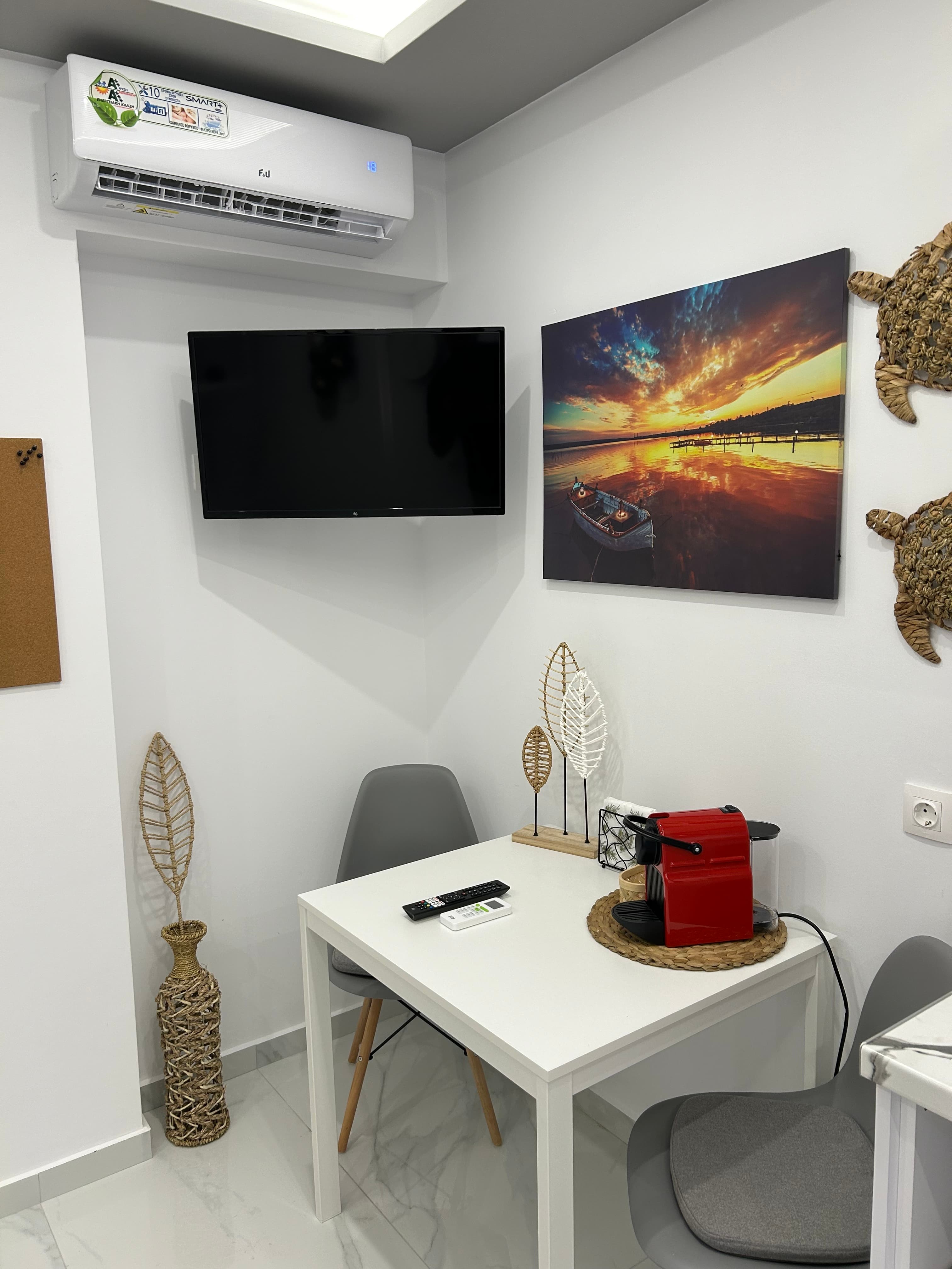 Studio - dining deco TV and Airconditioner