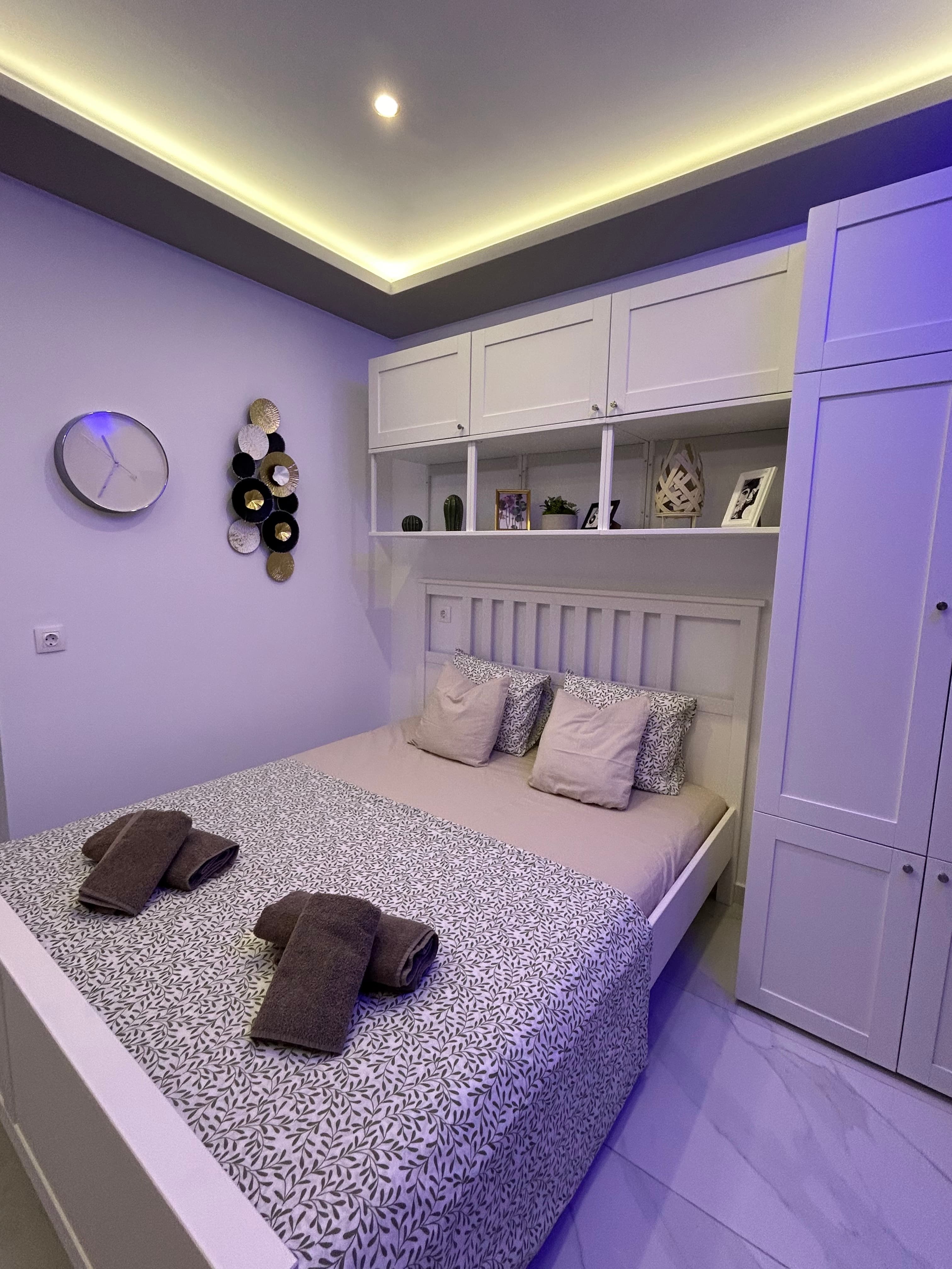 Studio - ambient lighting on bed