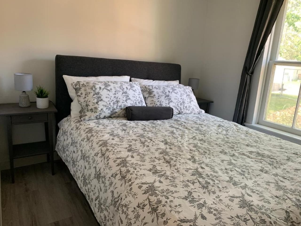 Bedroom..jpg