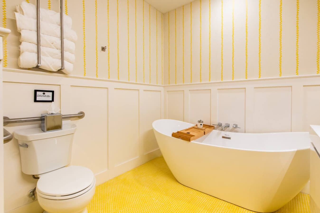 Hollyhock Suite 413: 5 beds/2 bath