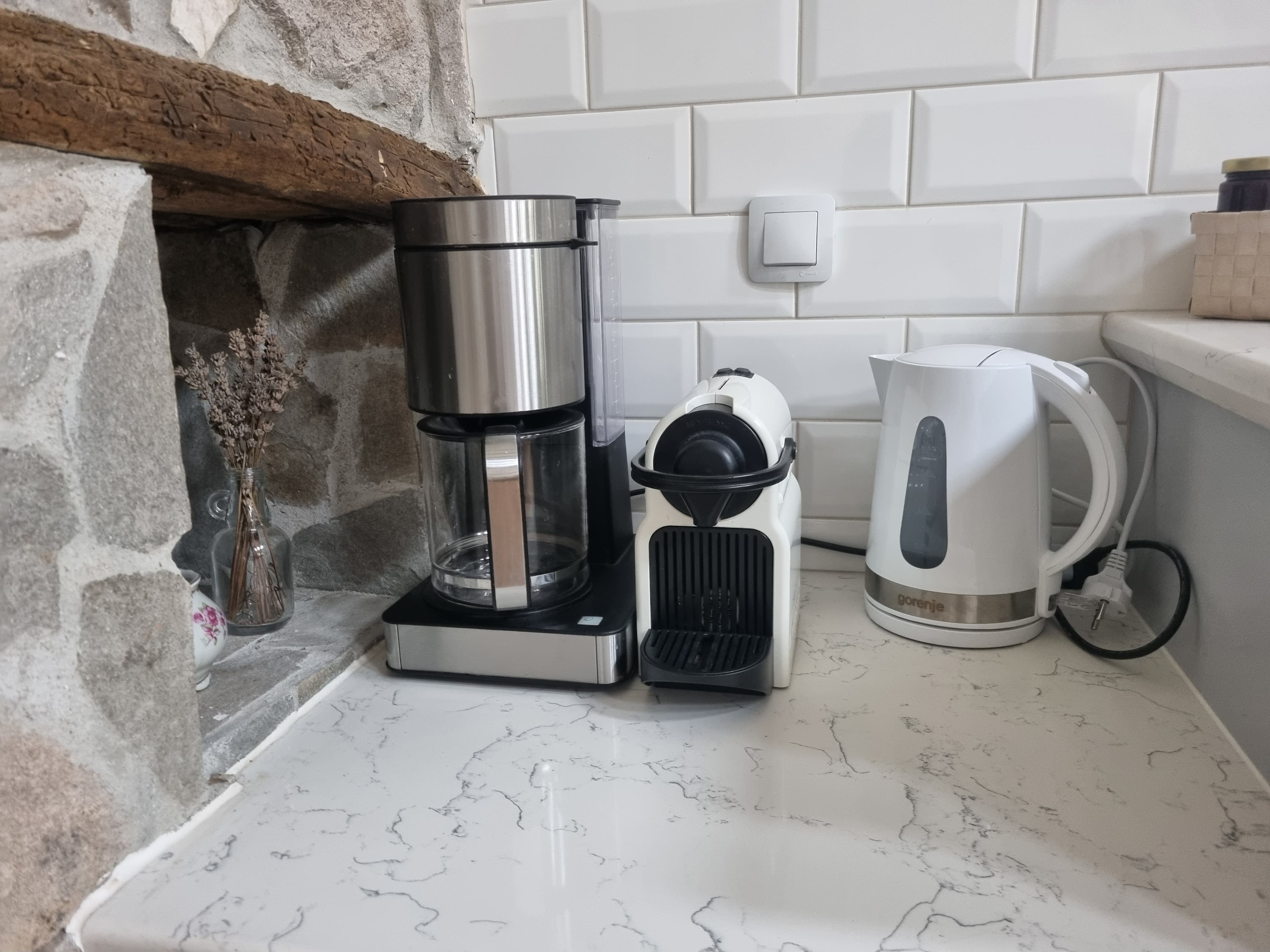 Coffeemaker, nespresso, electric kettle