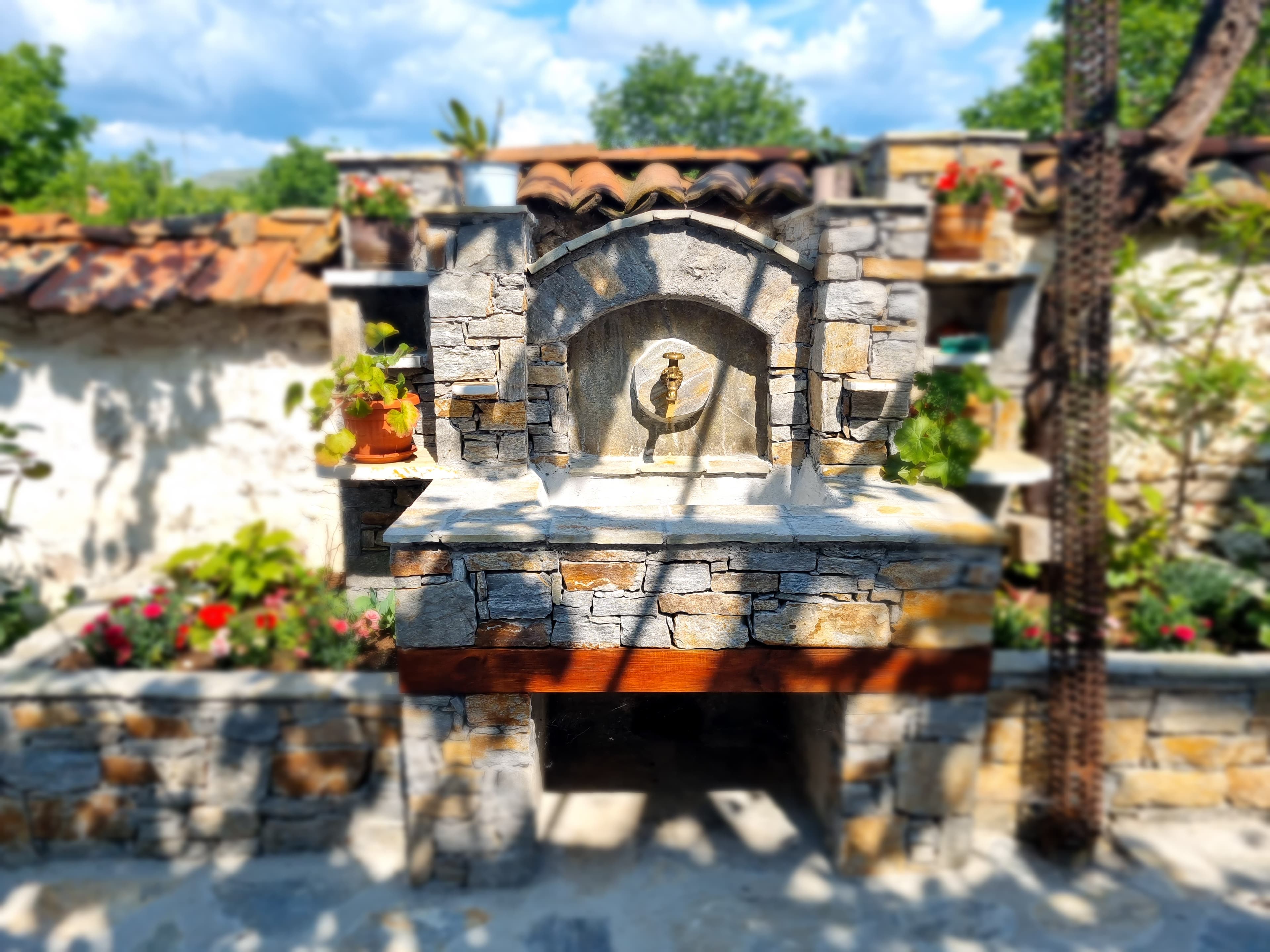 Feature sink