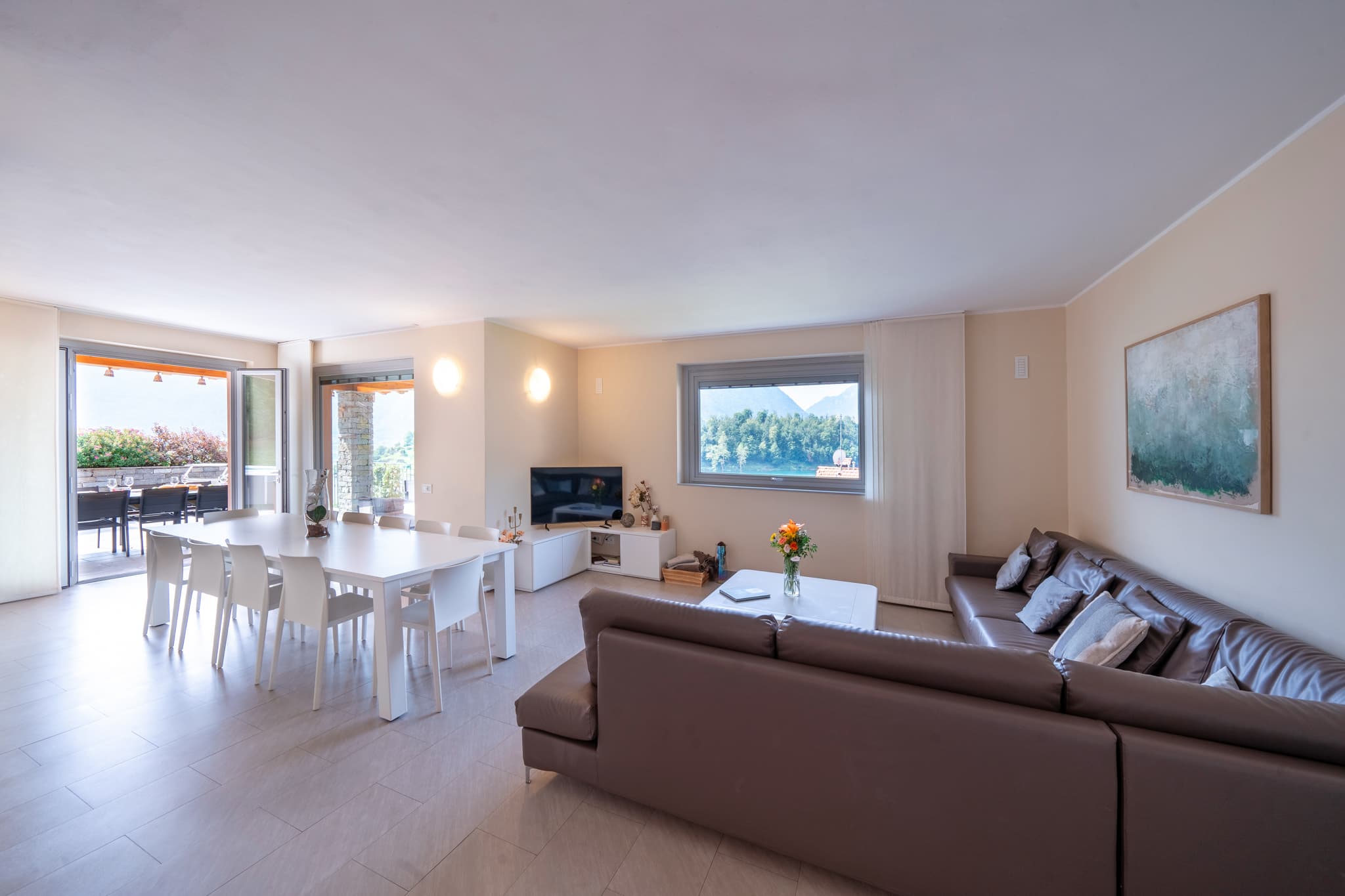 Living room, floor 2