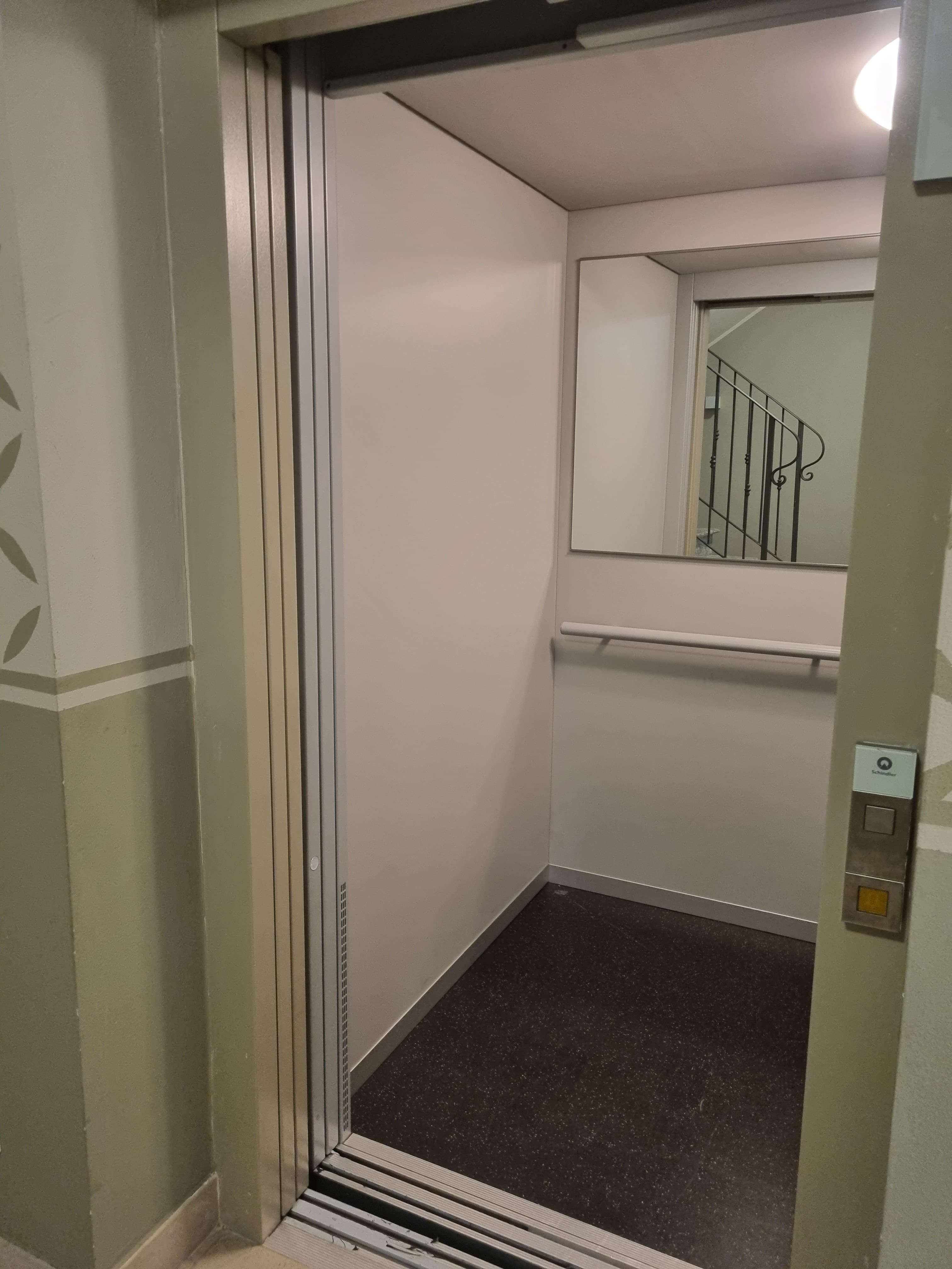 Lift serving all floors