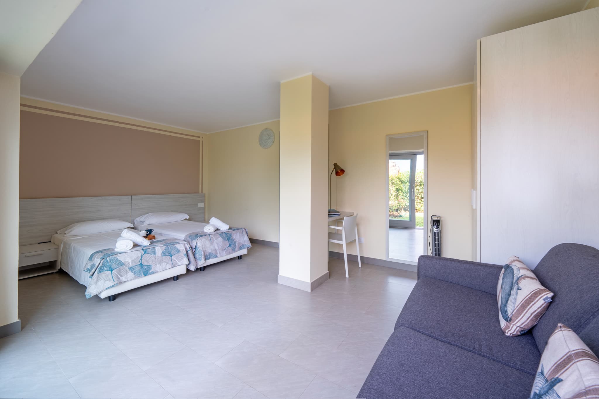 Bedroom 2, floor 1 (family room)