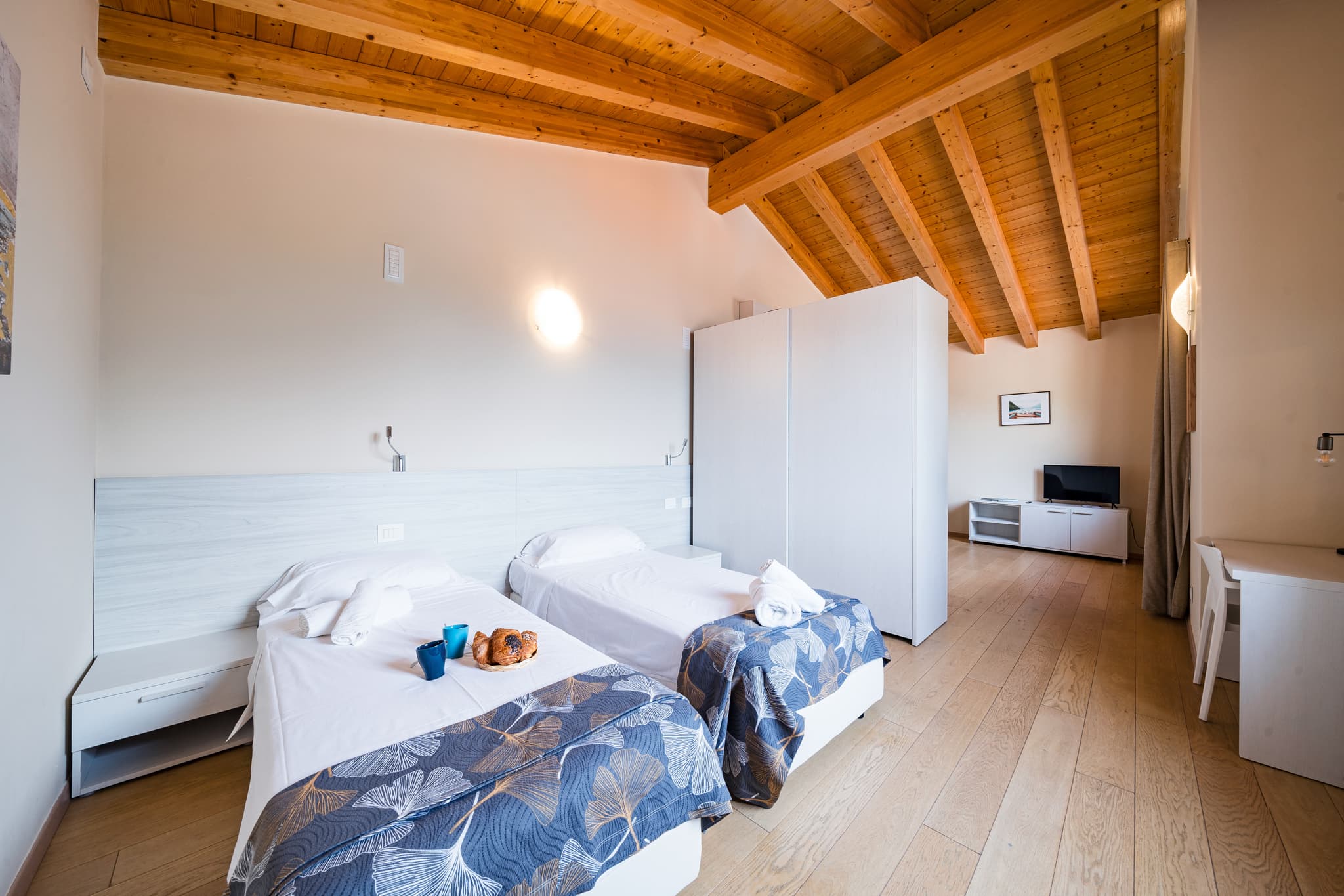 Bedroom 5, floor 3, full size