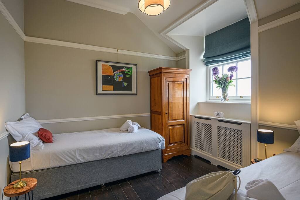 Bedroom 8: Stroma - twin beds (can be made into a king size bed)