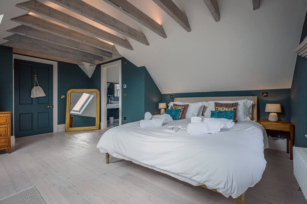 Bedroom 3: Dwarwick - with views to Dunnet Bay and a super-king bed