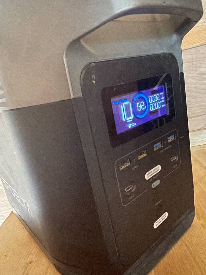 Power source (battery charge box) 