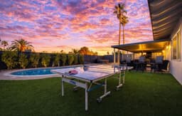 Licensed! Close to Strip! Pool,Spa,Roulette Table!