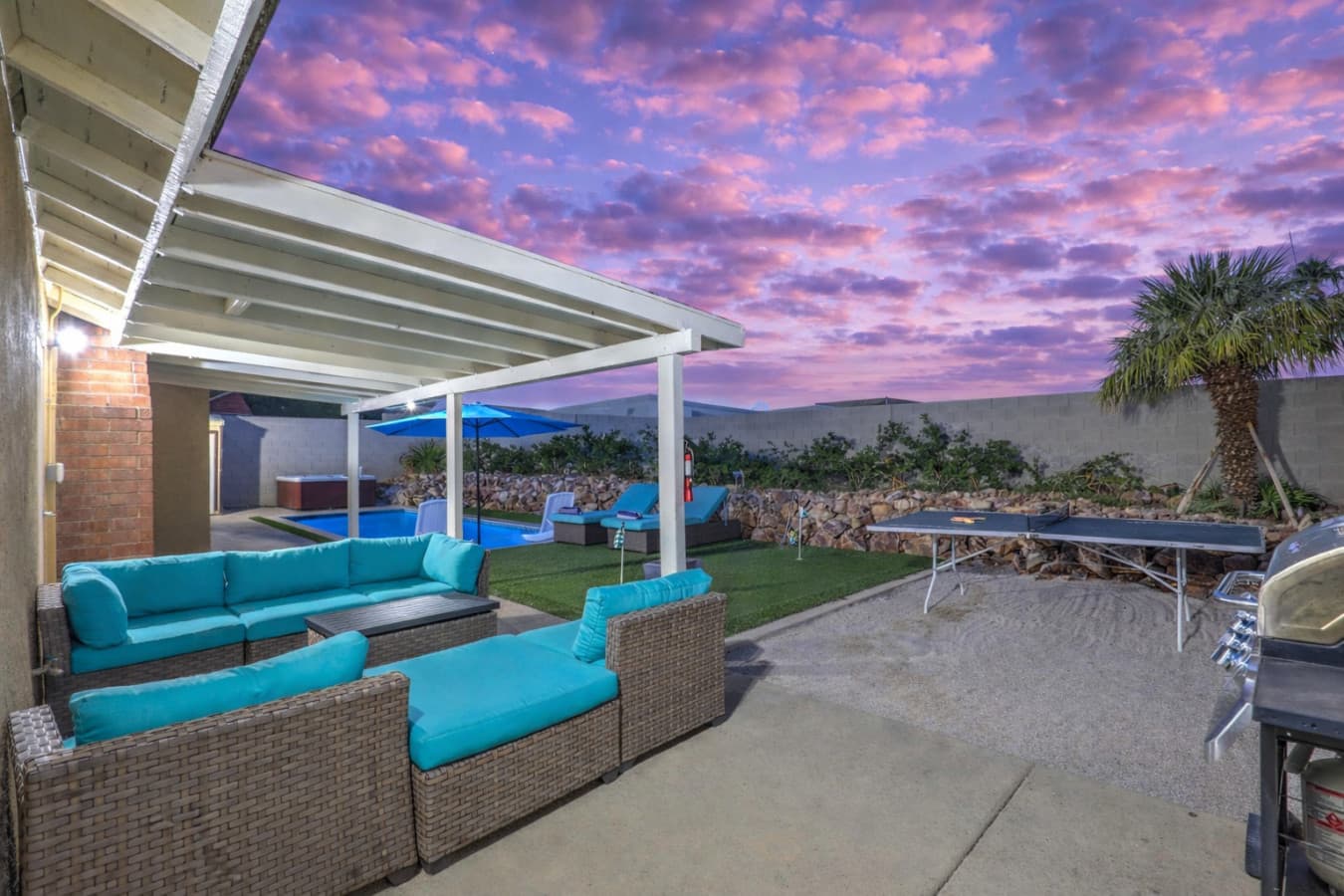 NV2804 yard patio.png