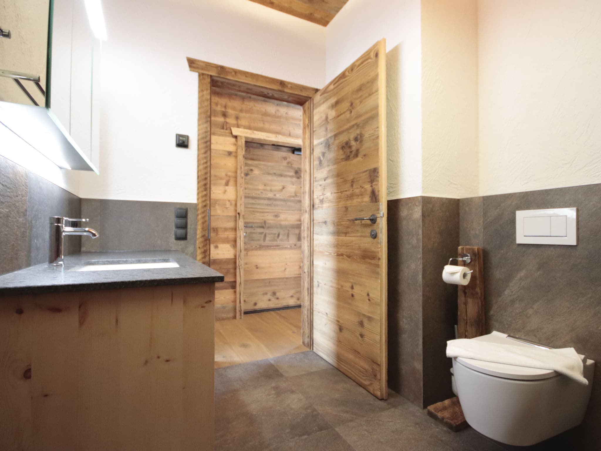 Bathroom / Wellness