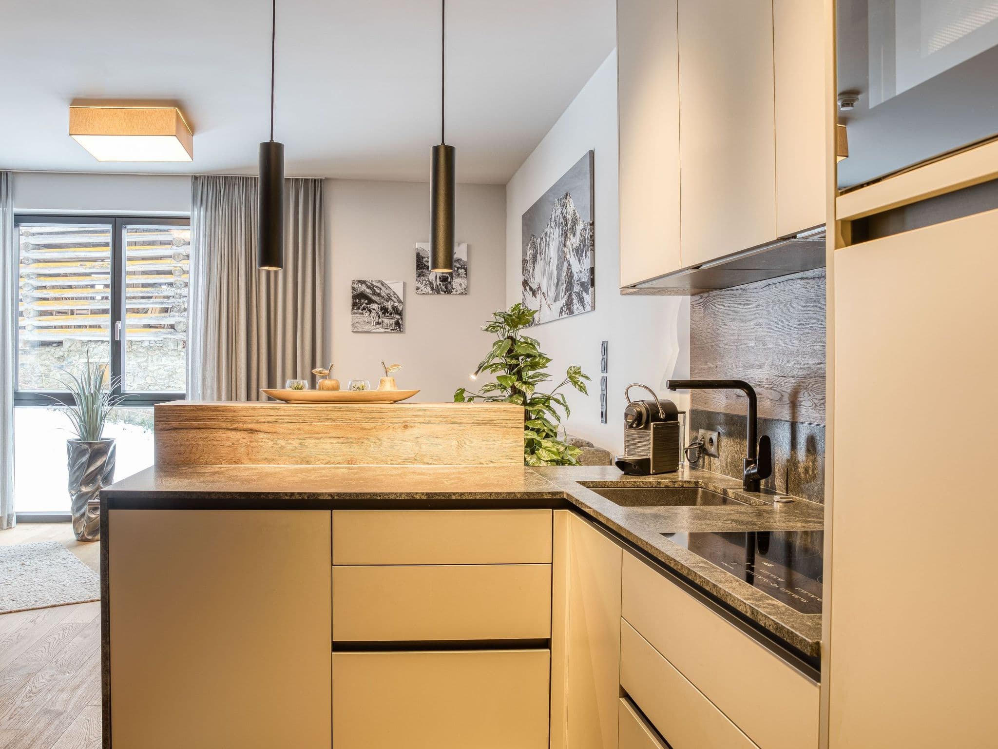Kitchen / Dining Room