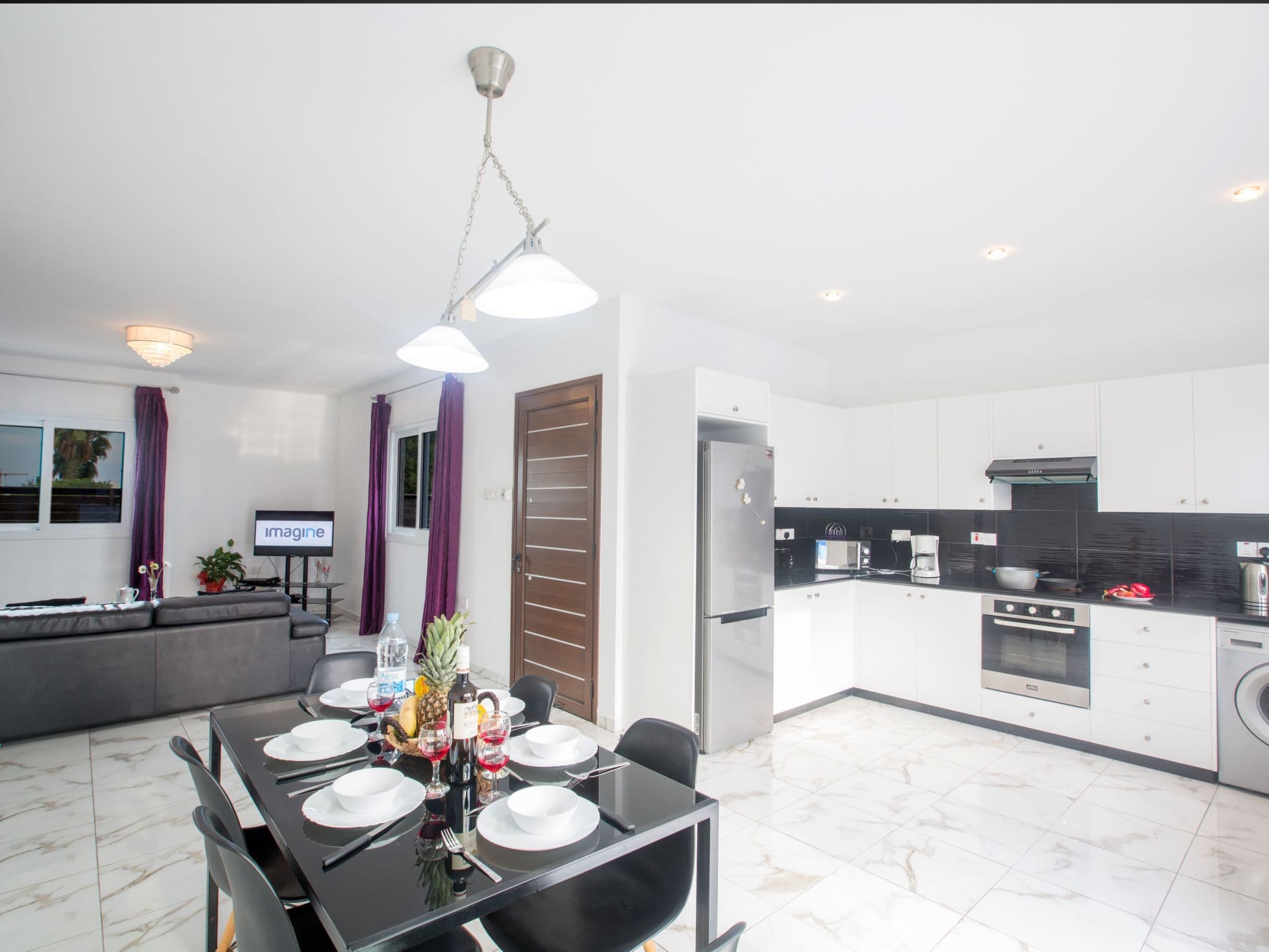 Kitchen / Dining Room