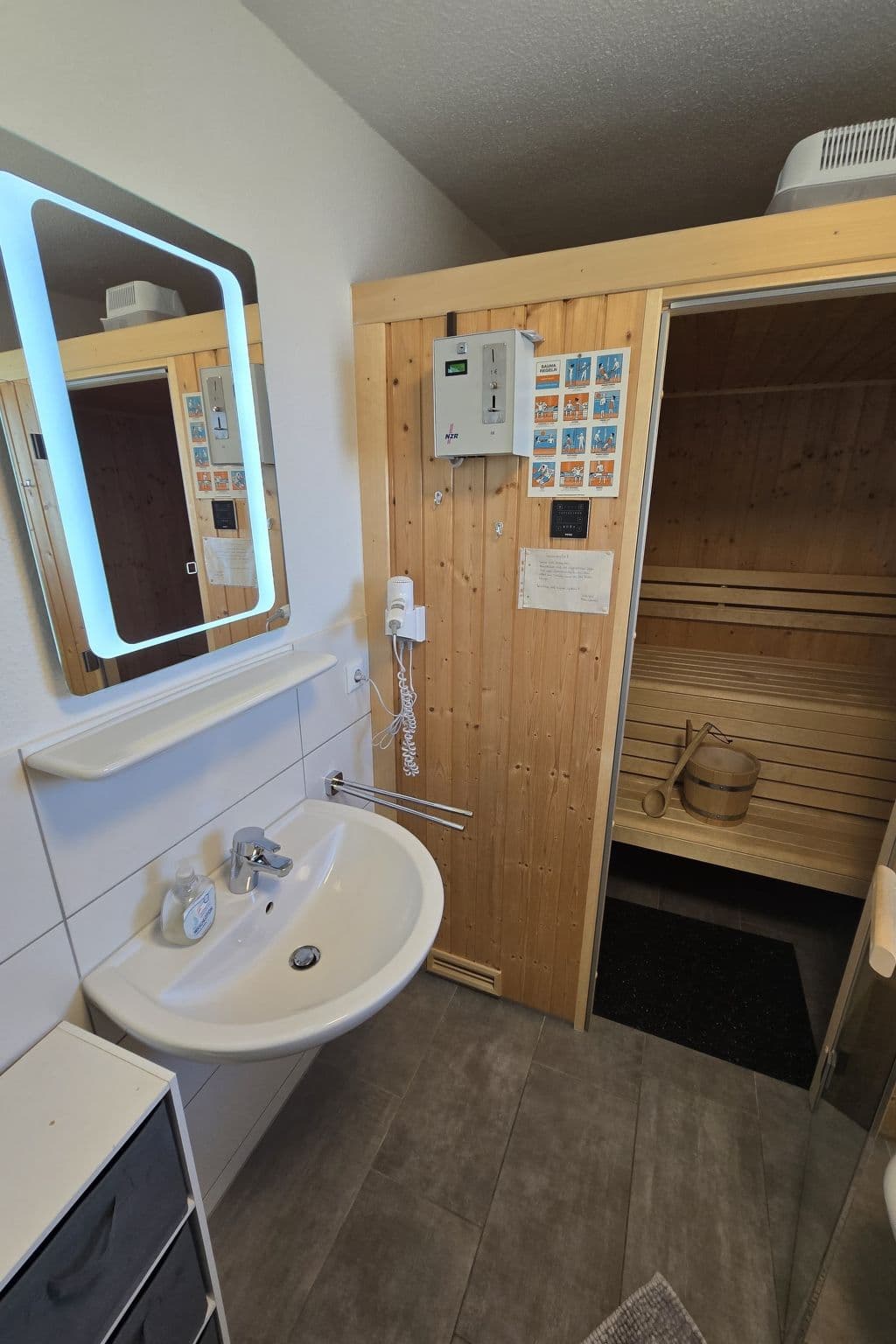 Bathroom / Wellness