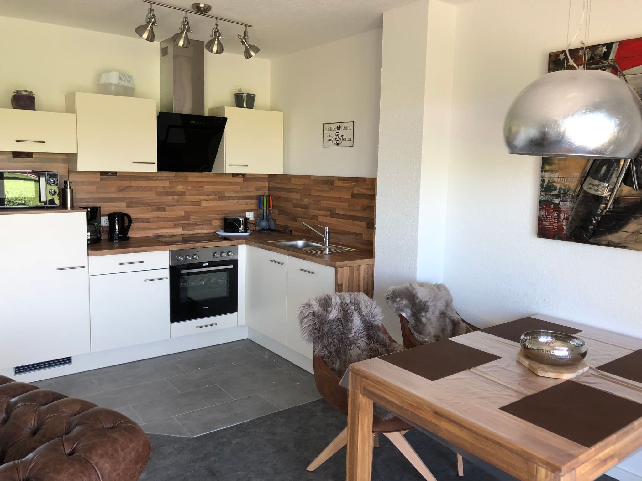 Kitchen / Dining Room