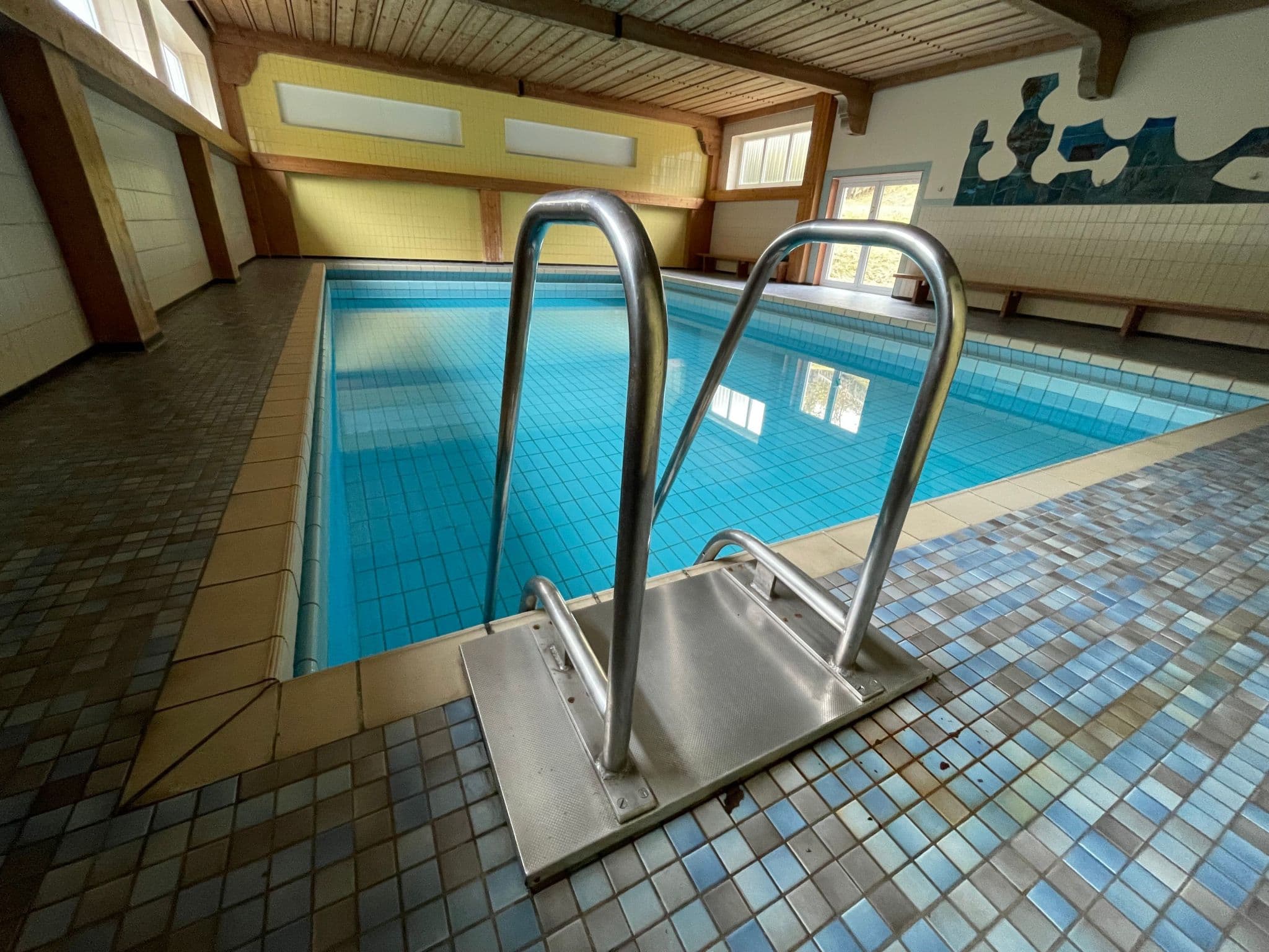 Pool Indoor