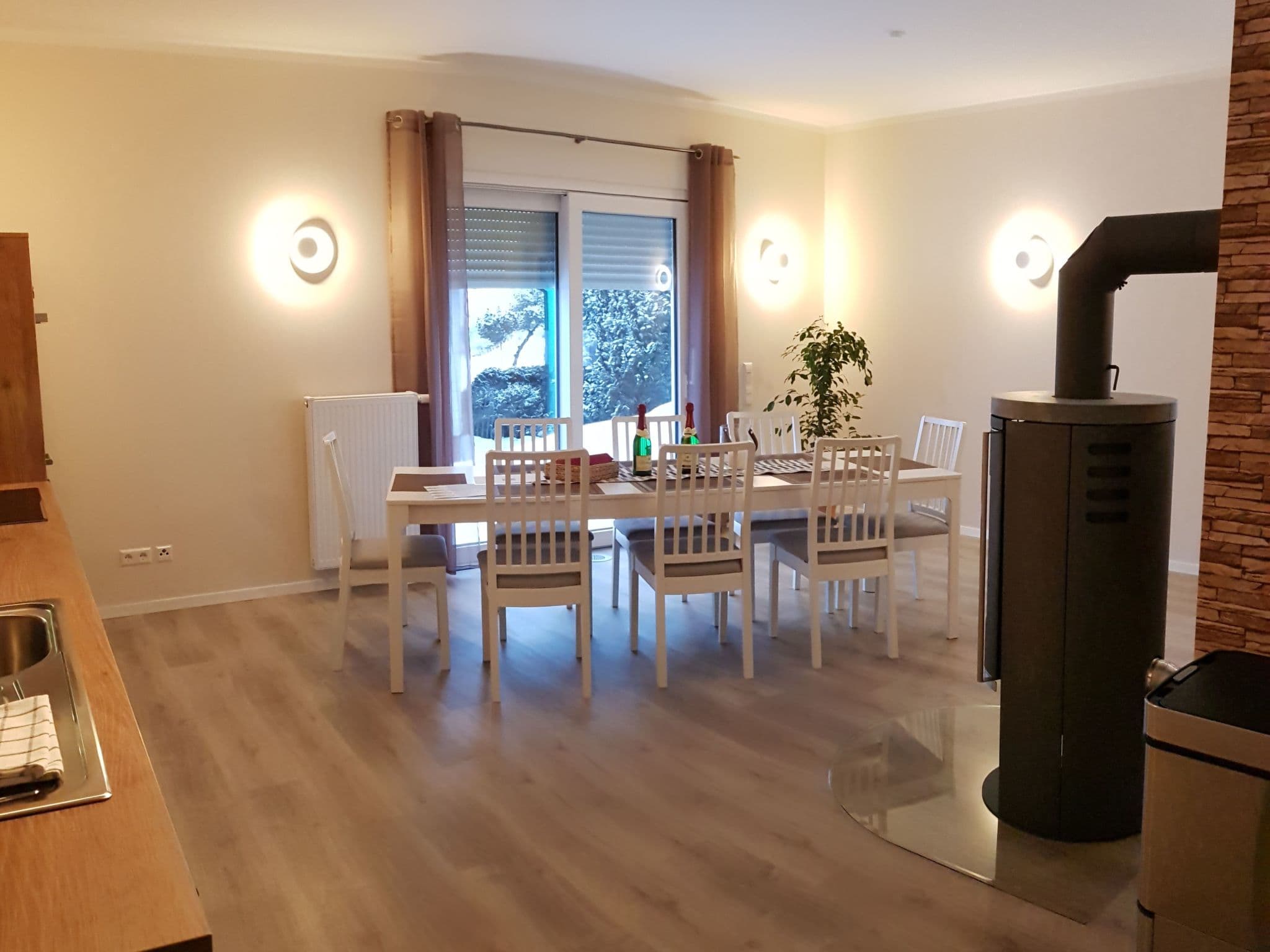 Kitchen / Dining Room