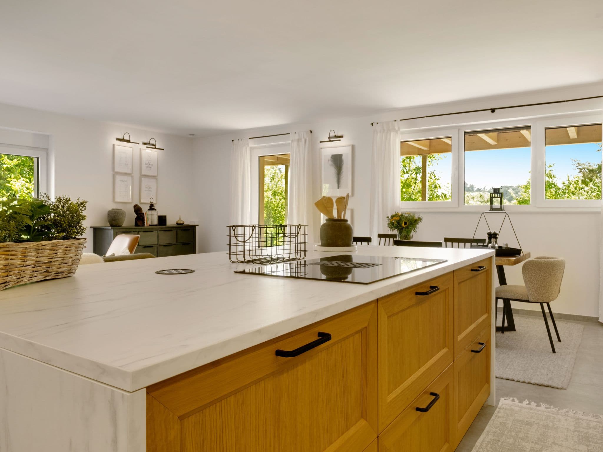 Kitchen / Dining Room