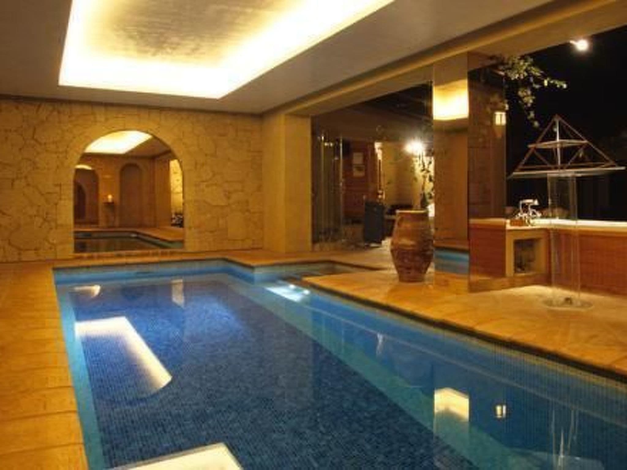 Pool Indoor