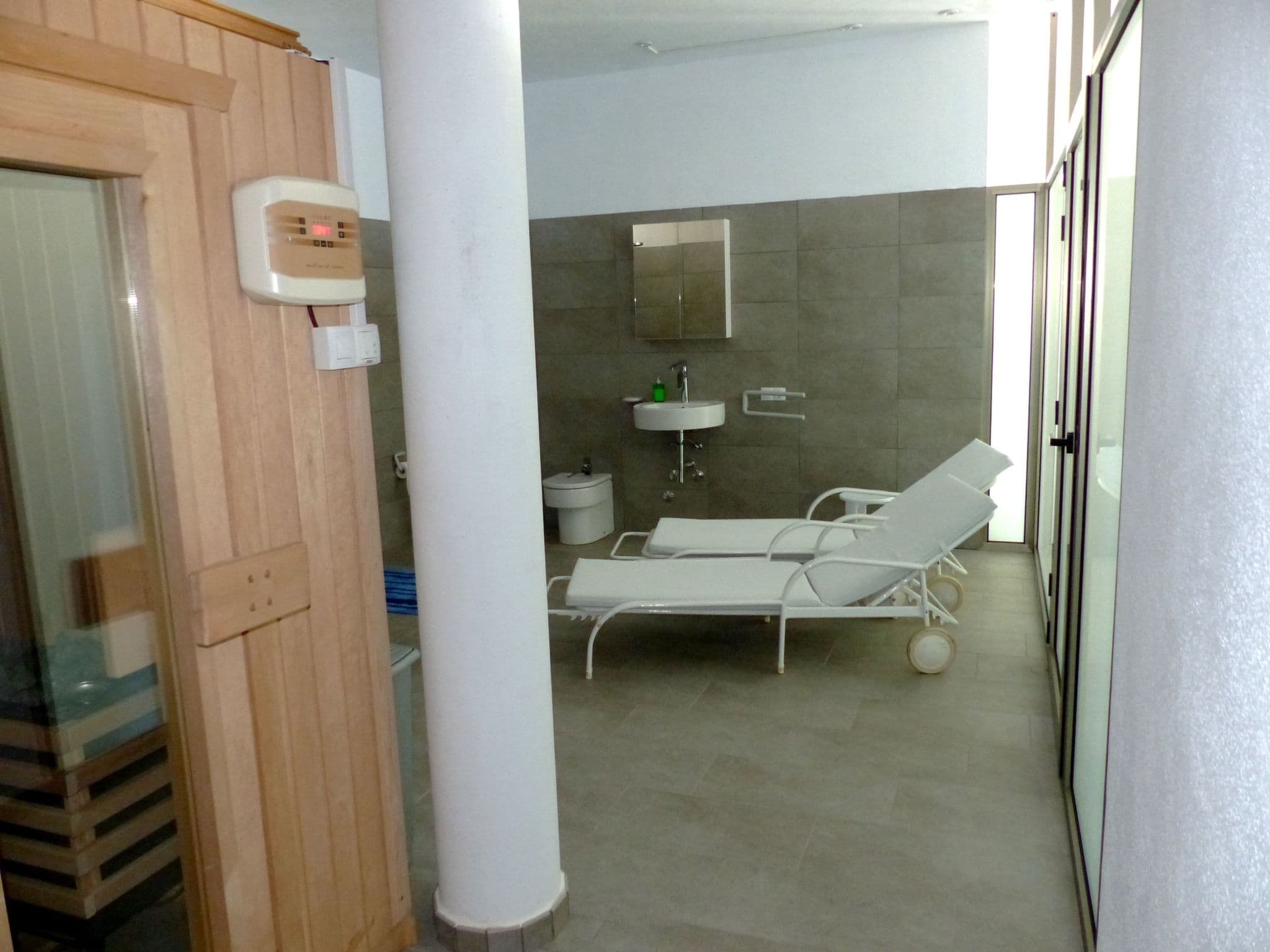 Bathroom / Wellness