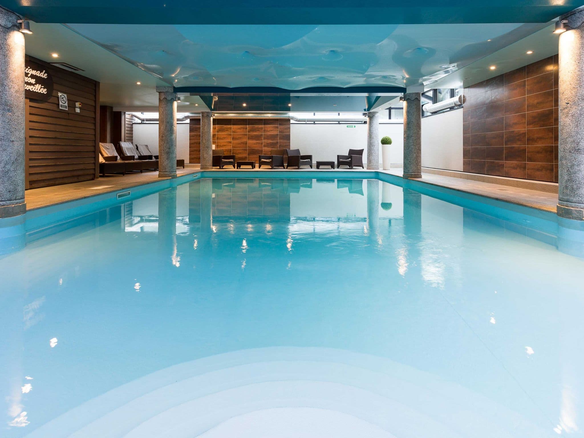 Pool Indoor